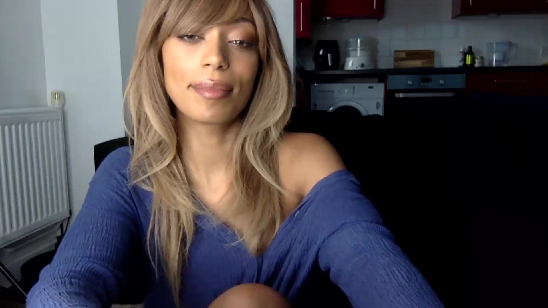 Gallery image thumbnail from MissLuna22's myfreecams stream on, 02/07/2024, 14:00 image 19 of 20