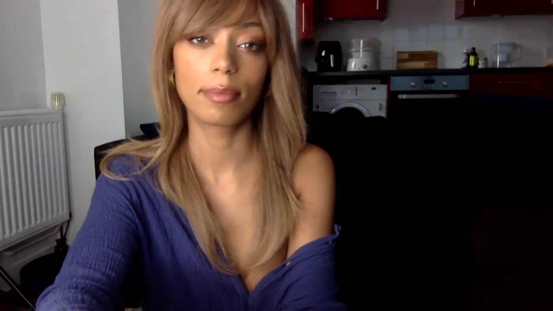 Gallery image thumbnail from MissLuna22's myfreecams stream on, 02/07/2024, 14:00 image 4 of 20