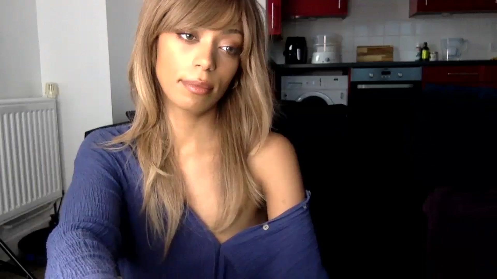 Gallery image thumbnail from MissLuna22's myfreecams stream on, 02/07/2024, 14:00 image 8 of 20