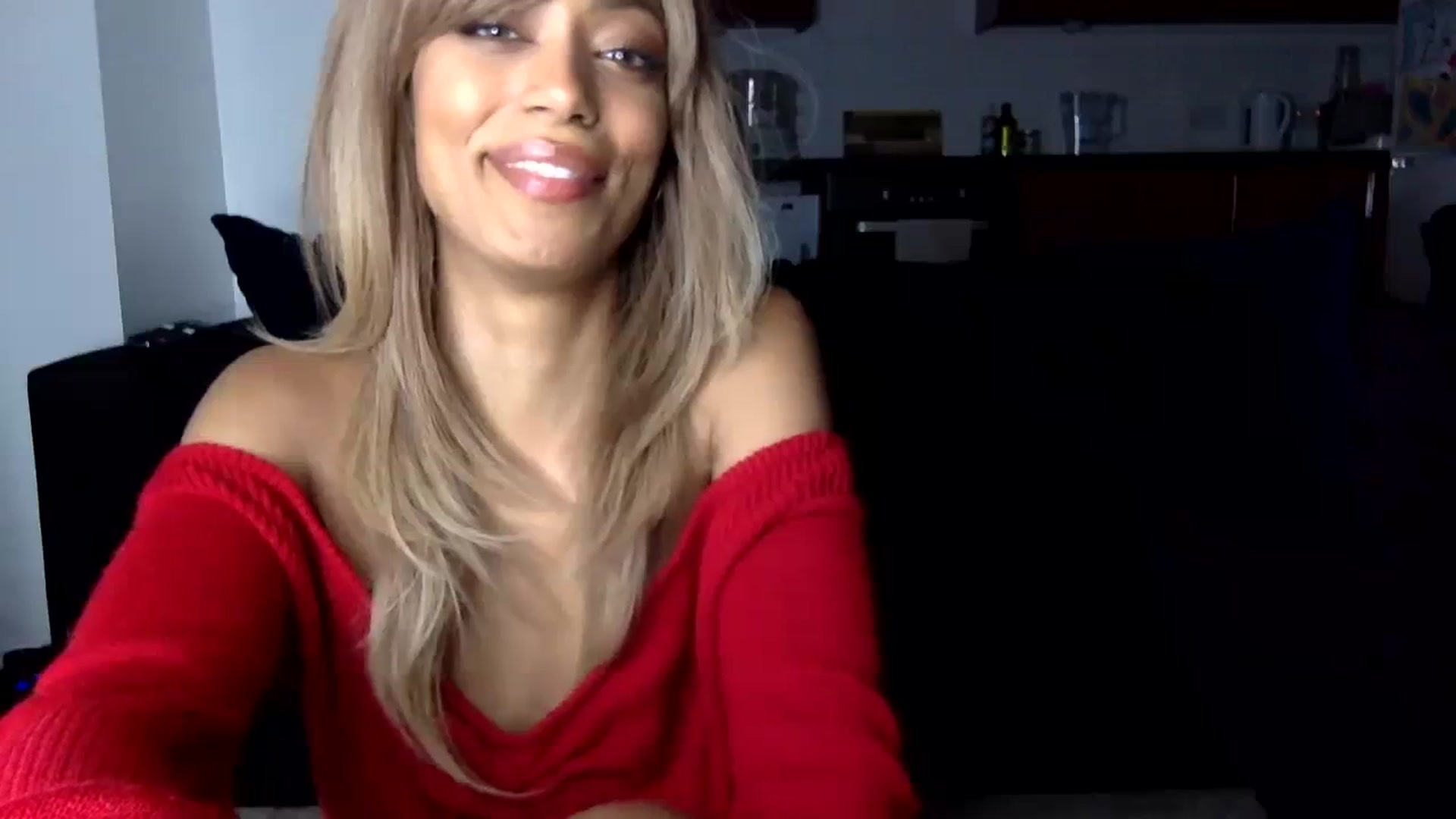 Gallery image thumbnail from MissLuna22's myfreecams stream on, 02/17/2024, 19:20 image 8 of 20