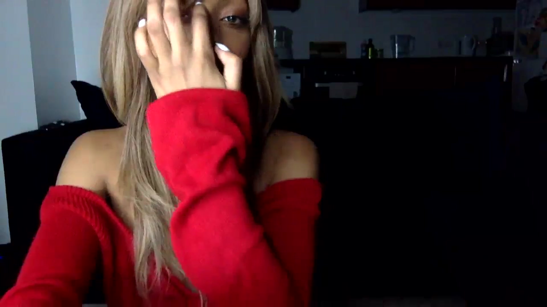 Gallery image thumbnail from MissLuna22's myfreecams stream on, 02/17/2024, 19:20 image 18 of 20