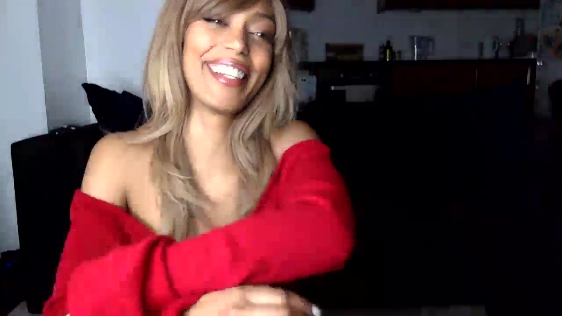 Gallery image thumbnail from MissLuna22's myfreecams stream on, 02/17/2024, 19:20 image 2 of 20