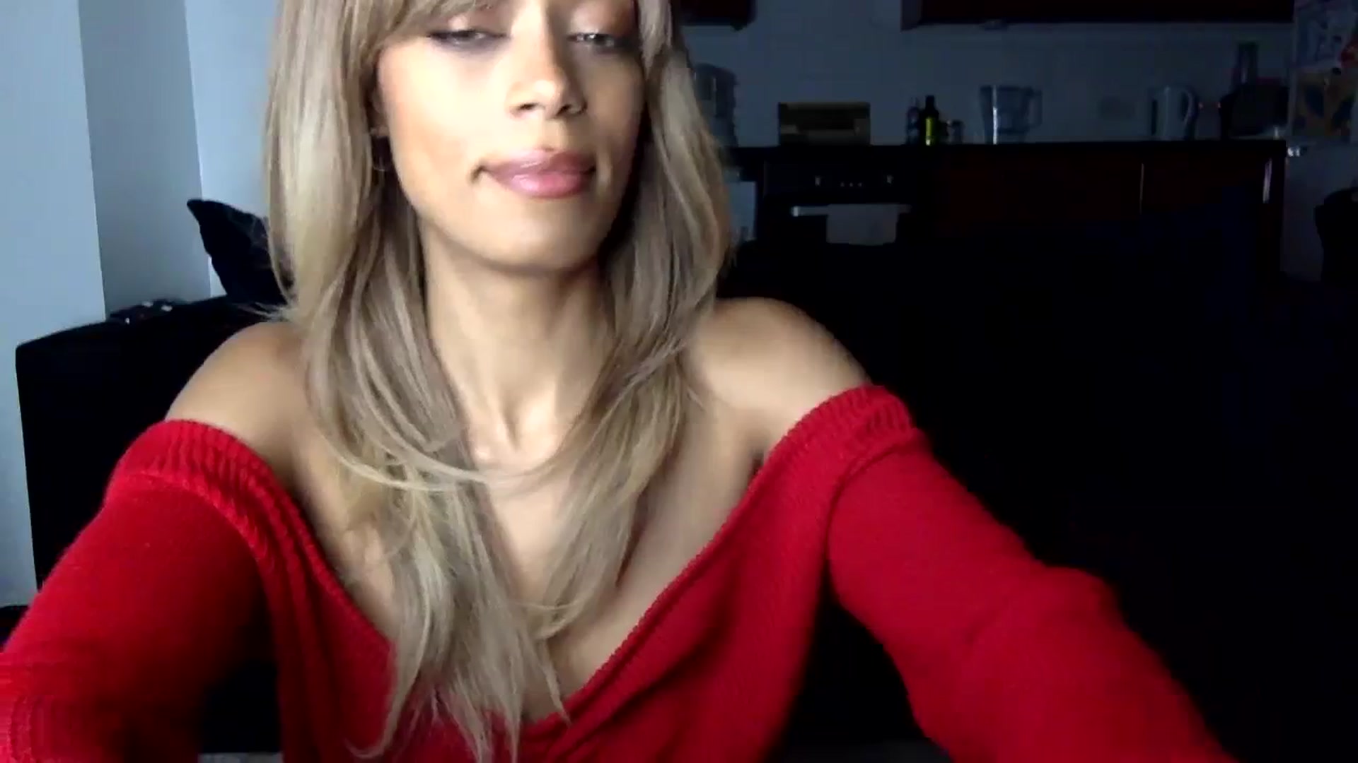 Gallery image thumbnail from MissLuna22's myfreecams stream on, 02/17/2024, 19:20 image 16 of 20