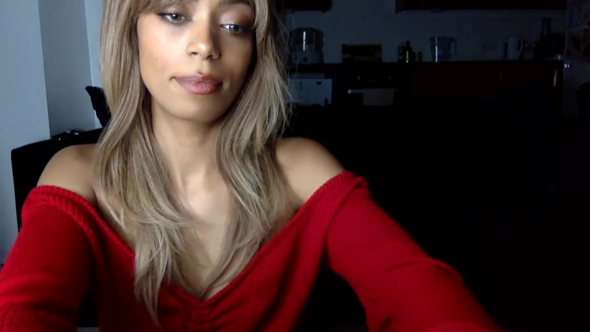Gallery image thumbnail from MissLuna22's myfreecams stream on, 02/17/2024, 19:20 image 3 of 20
