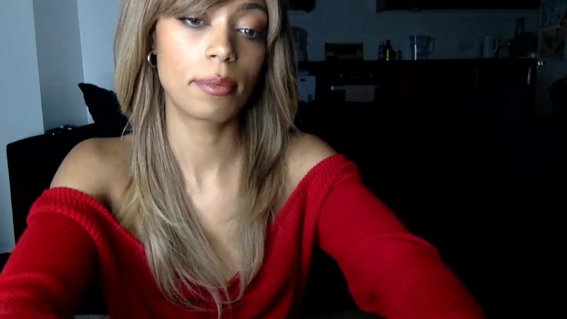 Gallery image thumbnail from MissLuna22's myfreecams stream on, 02/17/2024, 19:20 image 14 of 20