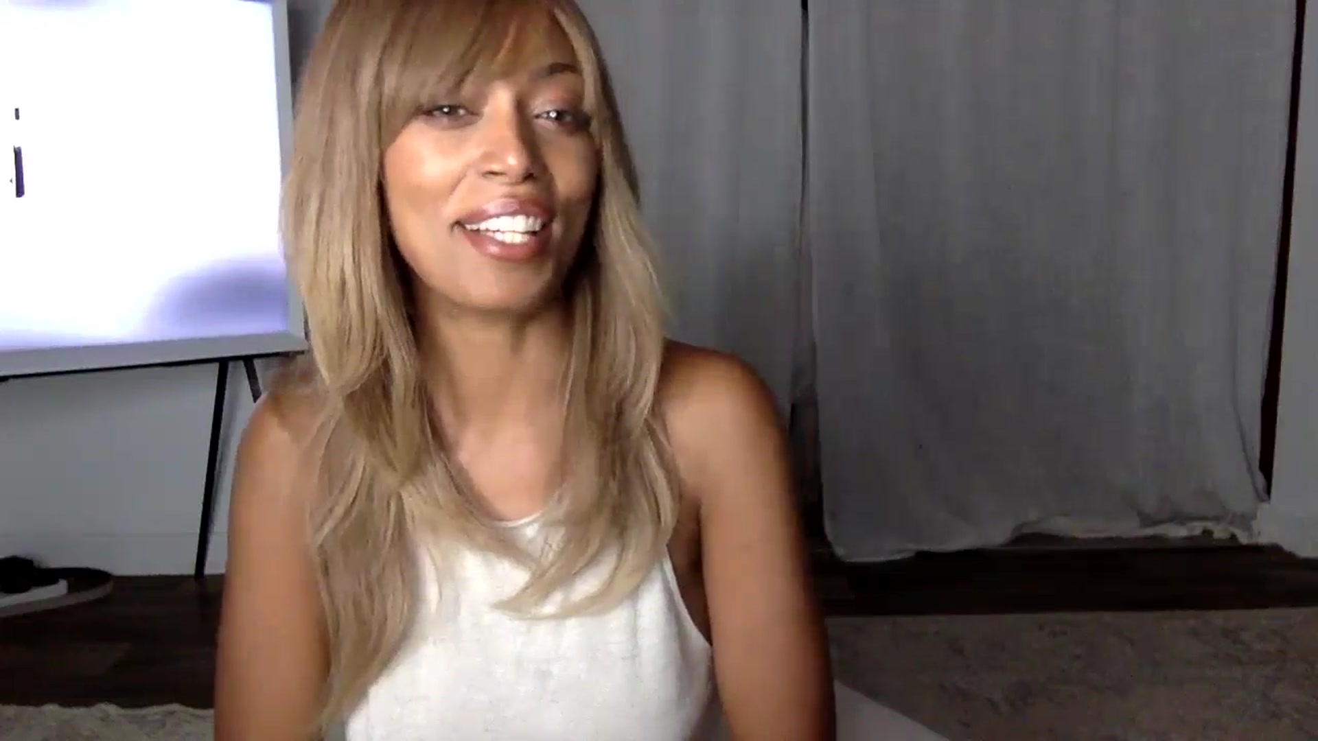 Gallery image thumbnail from MissLuna222's myfreecams stream on, 09/15/2024, 18:42 image 20 of 20