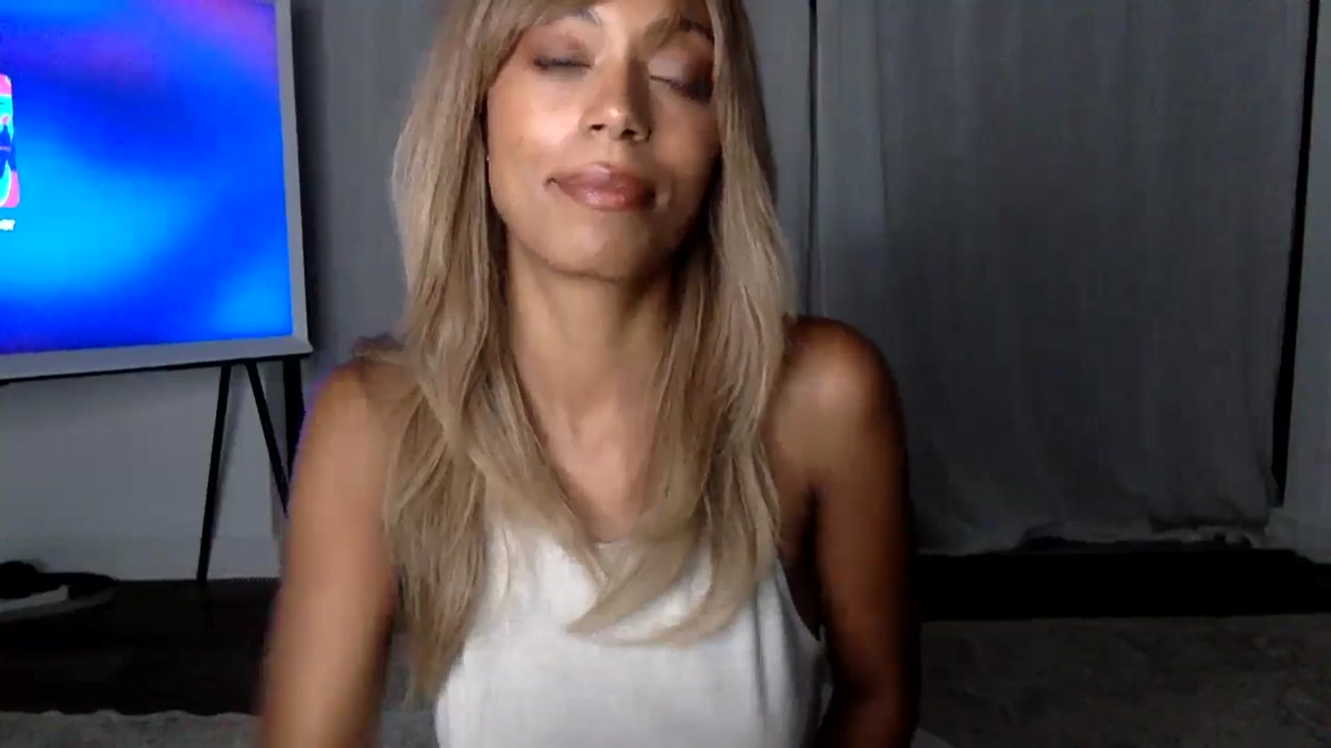Gallery image thumbnail from MissLuna222's myfreecams stream on, 09/15/2024, 18:42 image 14 of 20