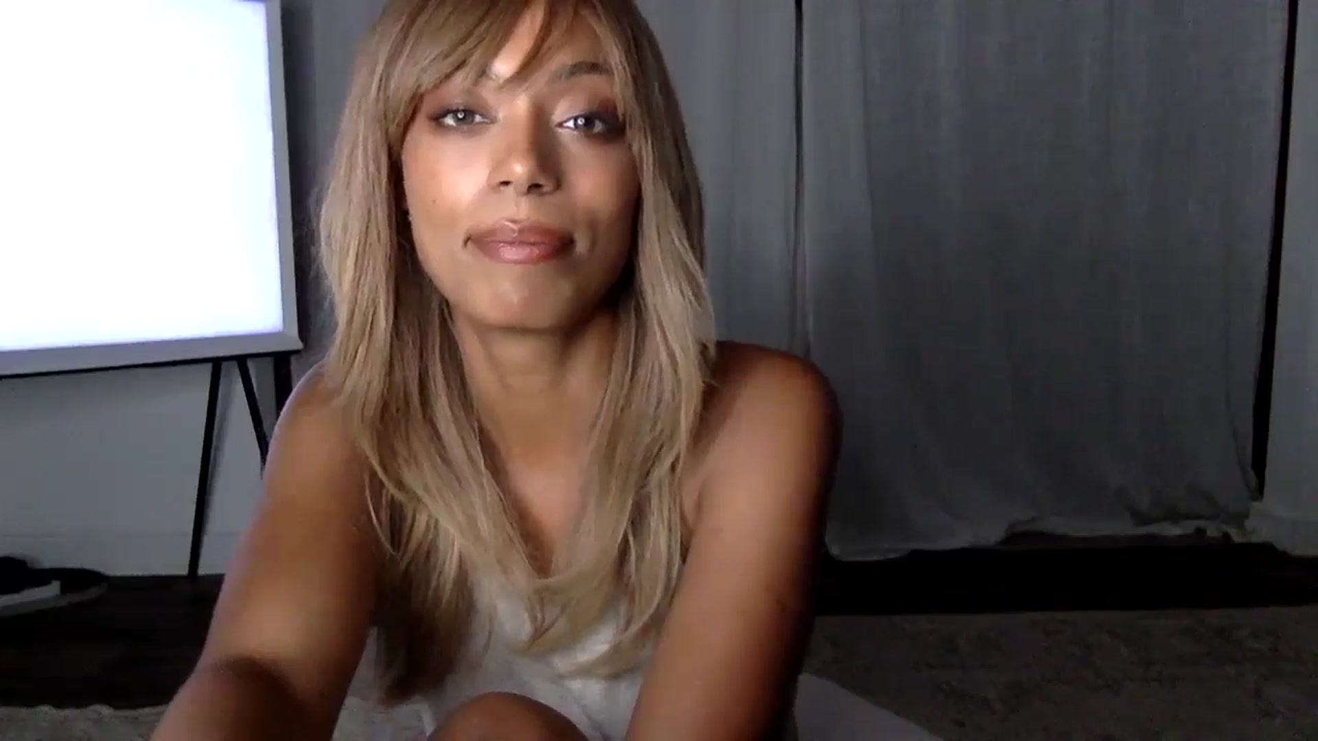 Gallery image thumbnail from MissLuna222's myfreecams stream on, 09/15/2024, 18:42 image 7 of 20