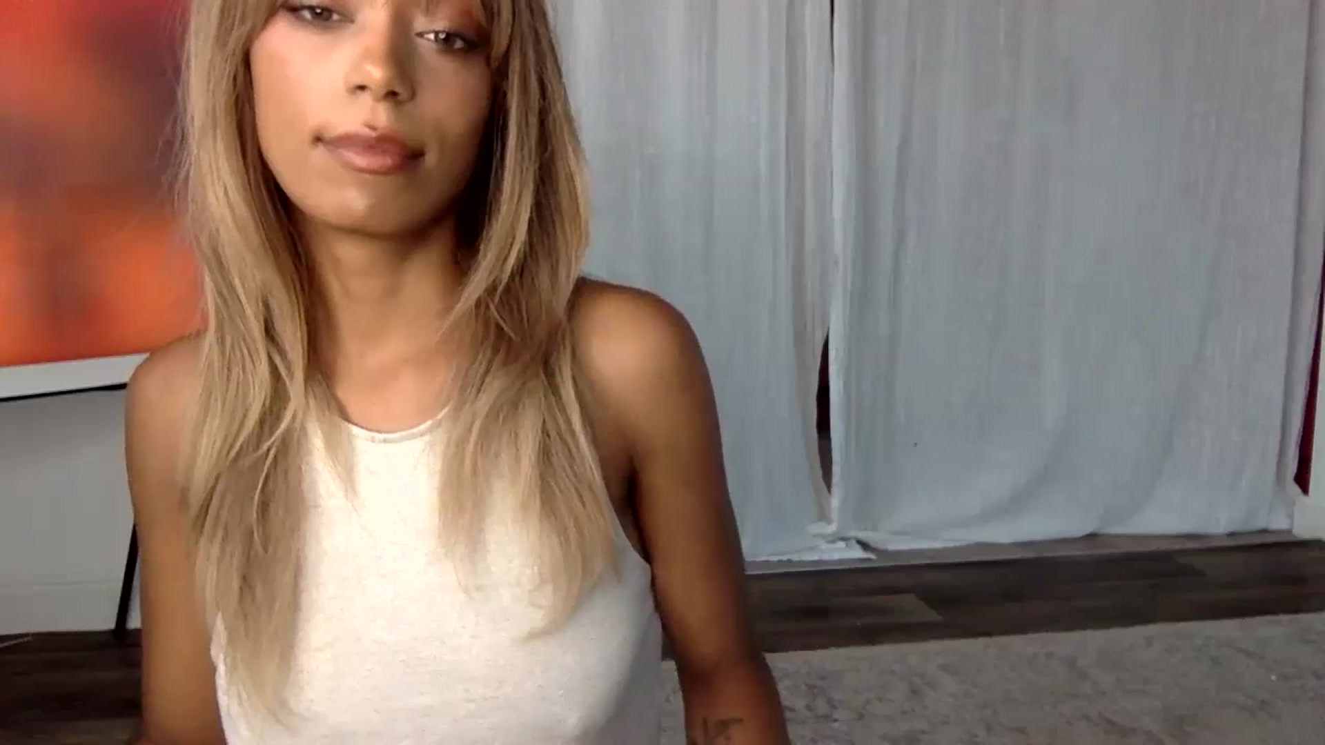 Gallery image thumbnail from MissLuna222's myfreecams stream on, 10/07/2024, 11:54 image 17 of 20