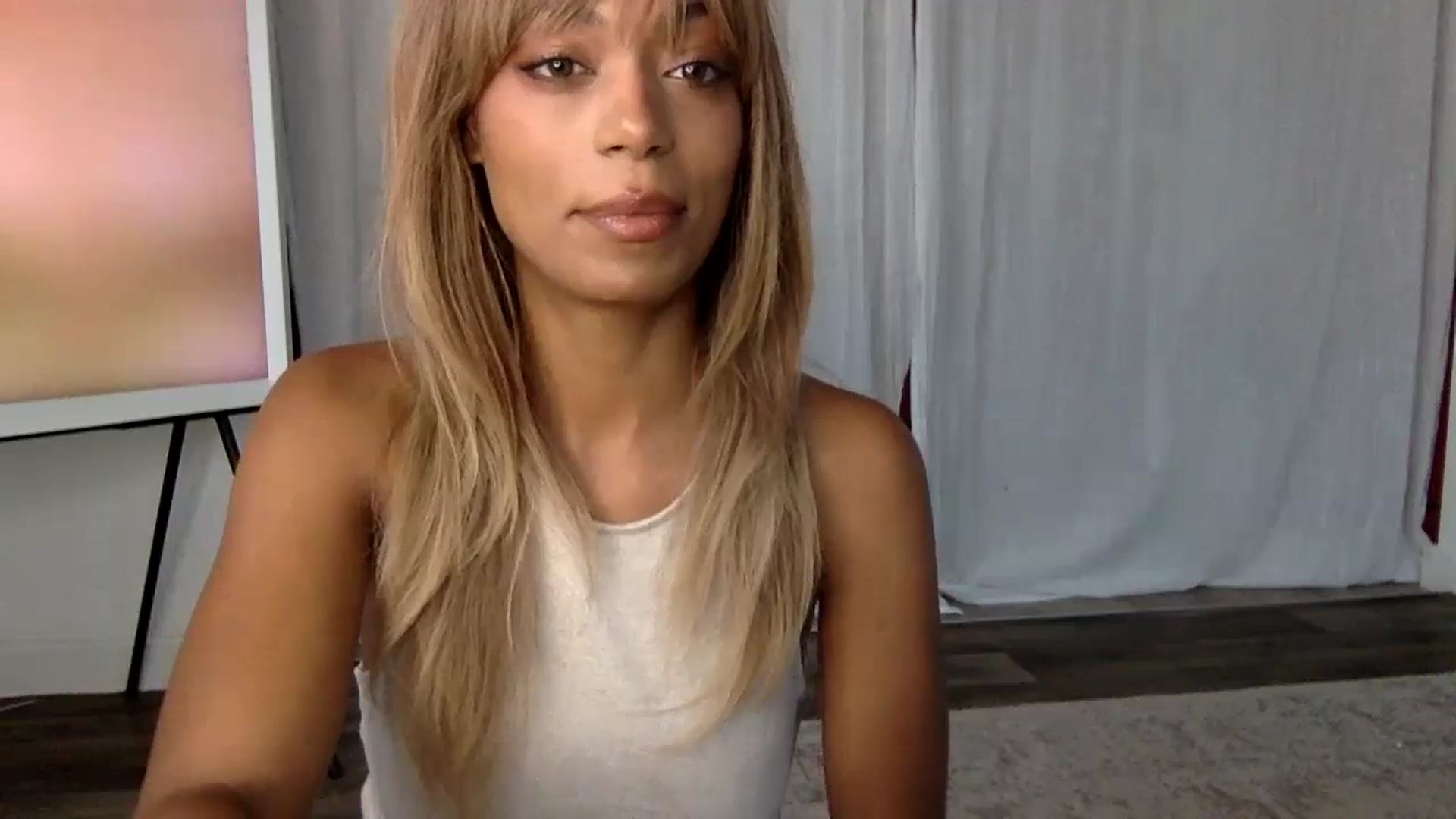 Gallery image thumbnail from MissLuna222's myfreecams stream on, 10/07/2024, 11:54 image 14 of 20