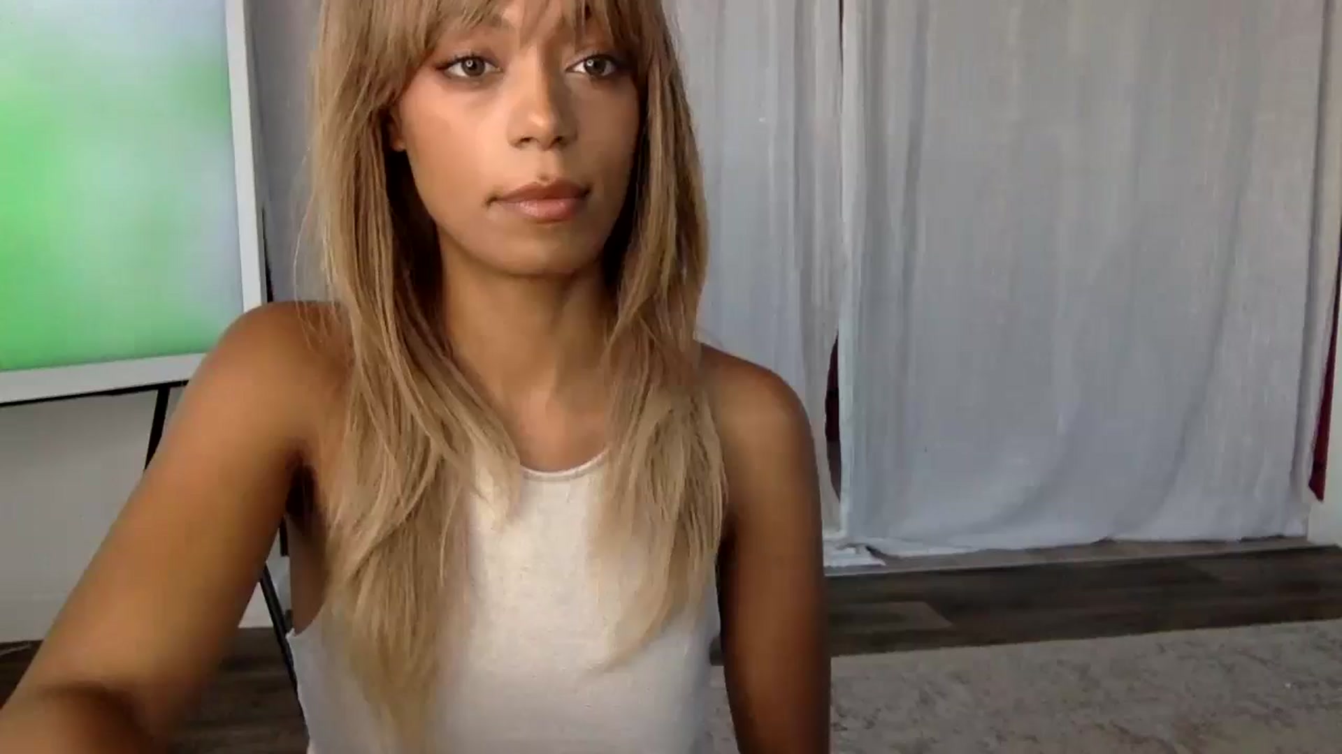 Gallery image thumbnail from MissLuna222's myfreecams stream on, 10/07/2024, 11:54 image 5 of 20