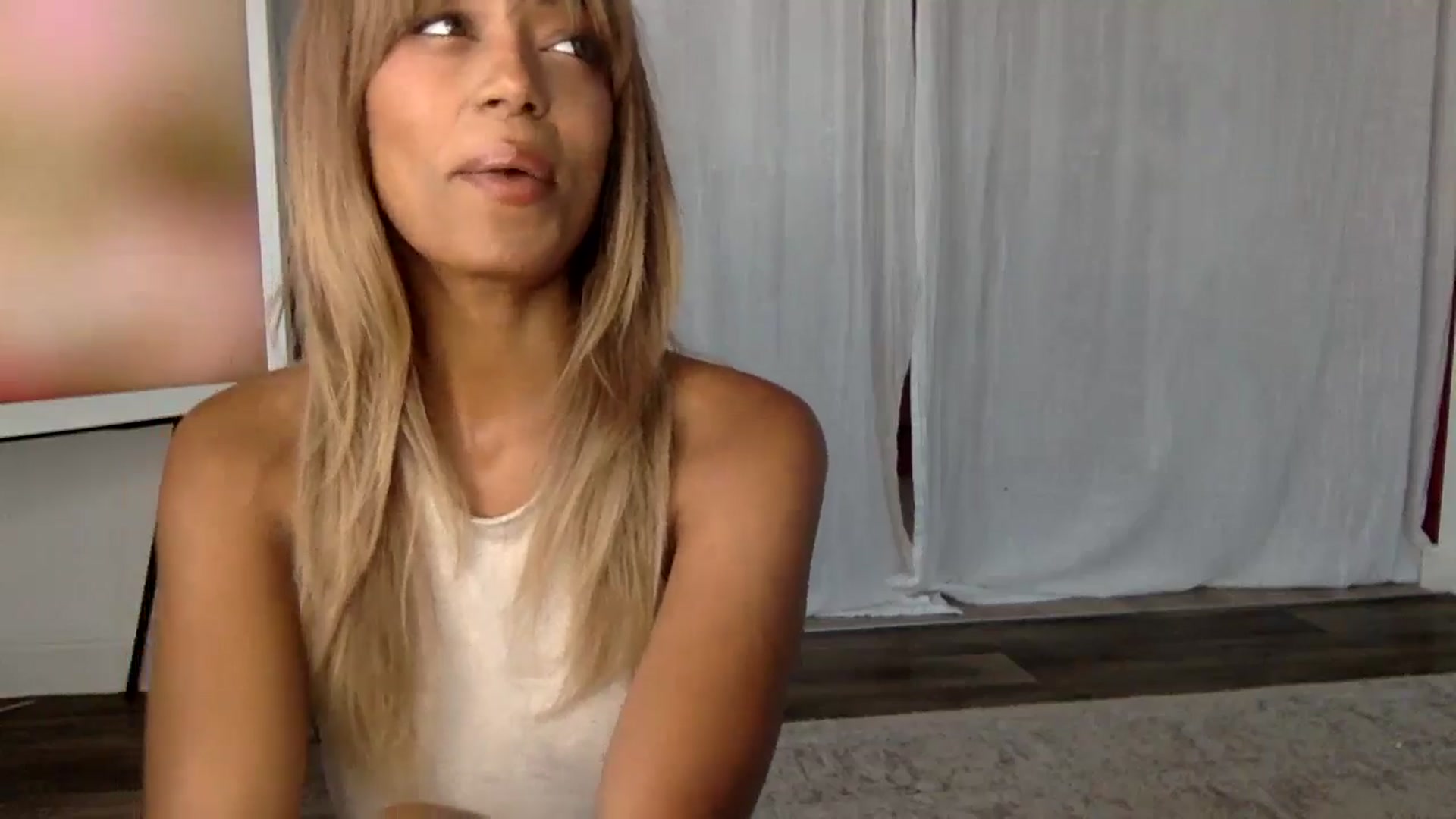 Gallery image thumbnail from MissLuna222's myfreecams stream on, 10/07/2024, 11:54 image 13 of 20