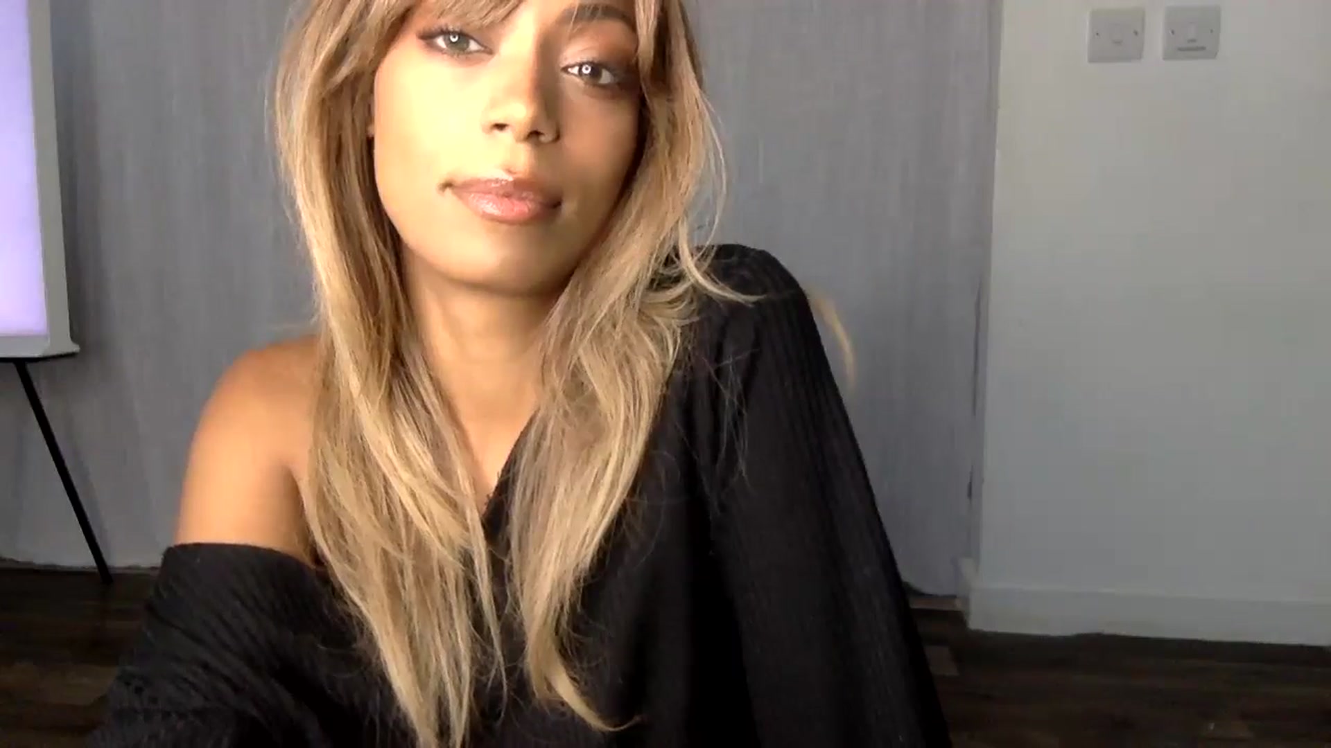 Gallery image thumbnail from MissLuna222's myfreecams stream on, 12/12/2024, 13:23 image 14 of 20