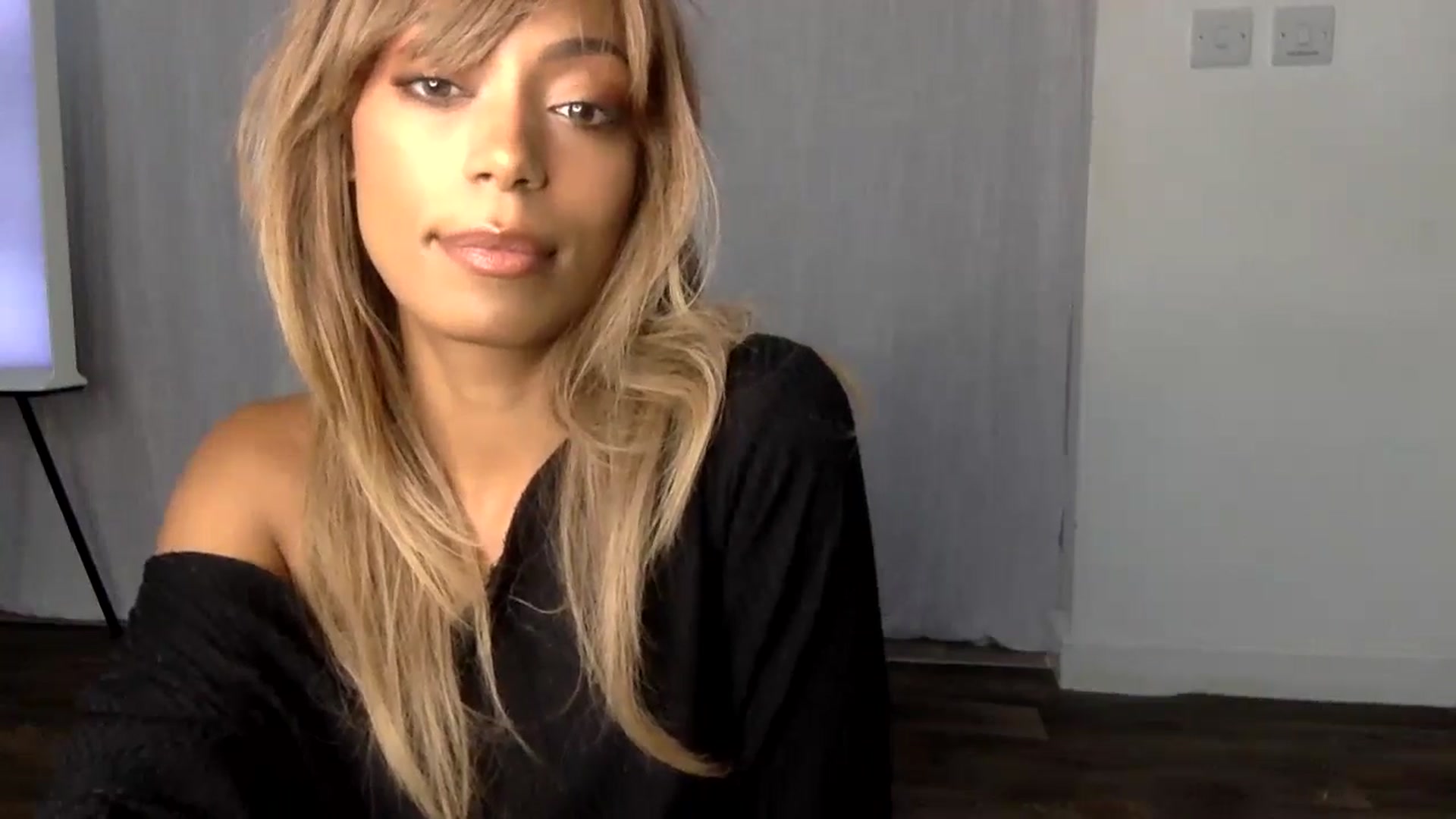 Gallery image thumbnail from MissLuna222's myfreecams stream on, 12/12/2024, 13:23 image 12 of 20