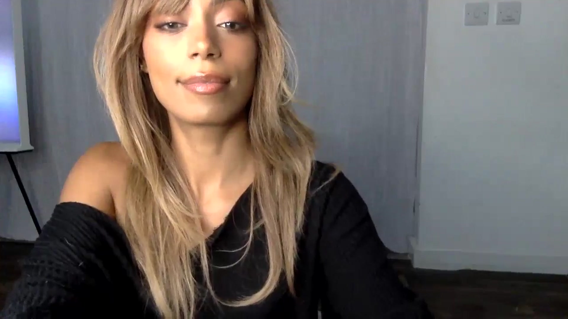 Gallery image thumbnail from MissLuna222's myfreecams stream on, 12/12/2024, 13:23 image 4 of 20