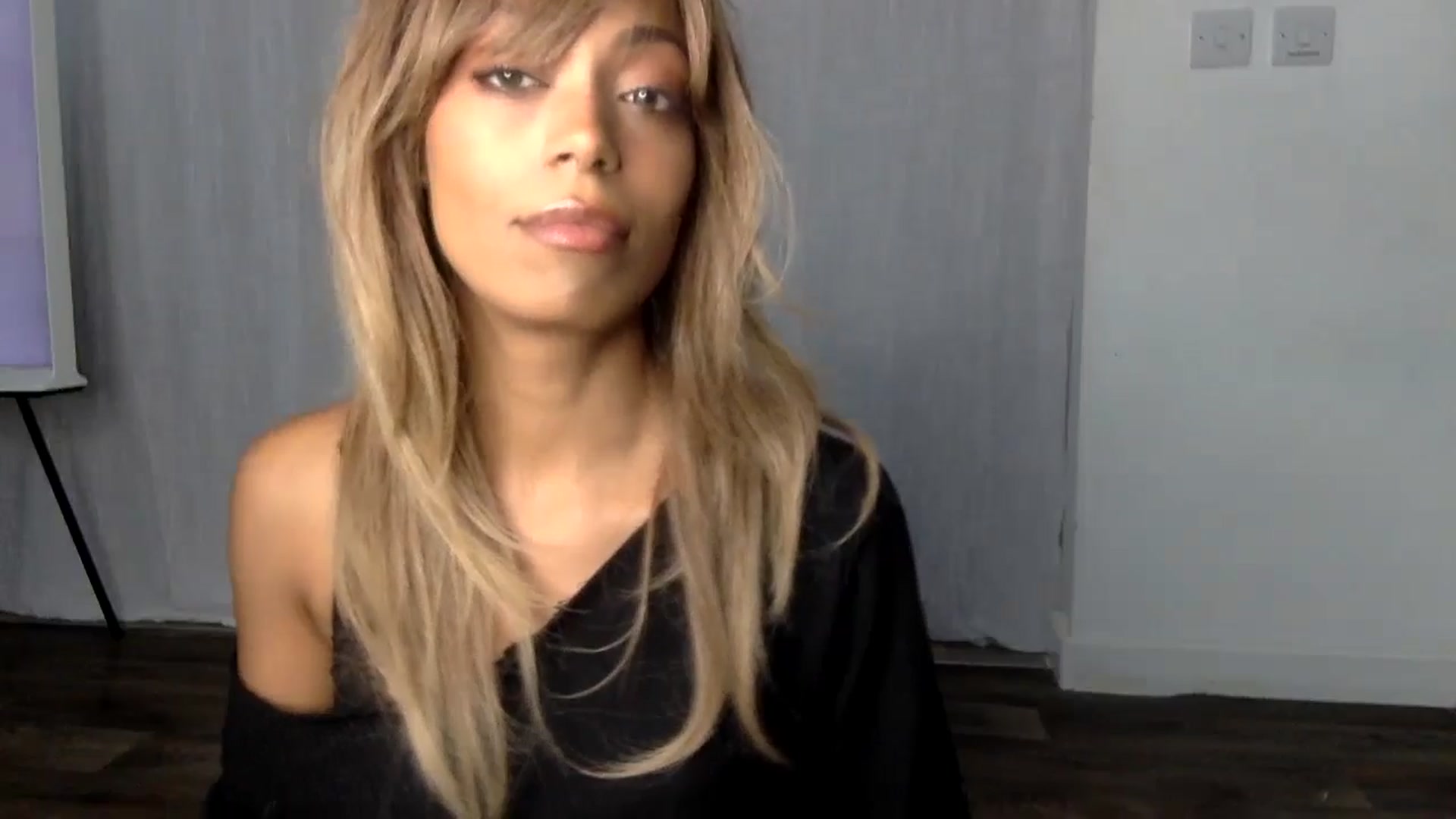 Gallery image thumbnail from MissLuna222's myfreecams stream on, 12/12/2024, 13:23 image 3 of 20