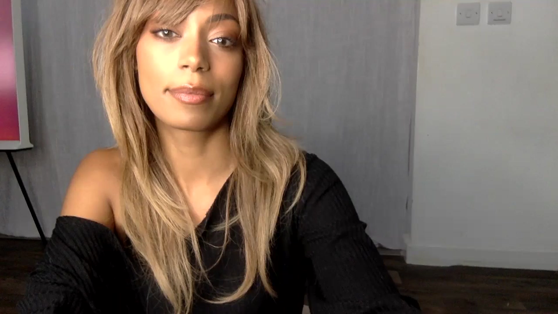 Gallery image thumbnail from MissLuna222's myfreecams stream on, 12/12/2024, 13:23 image 1 of 20