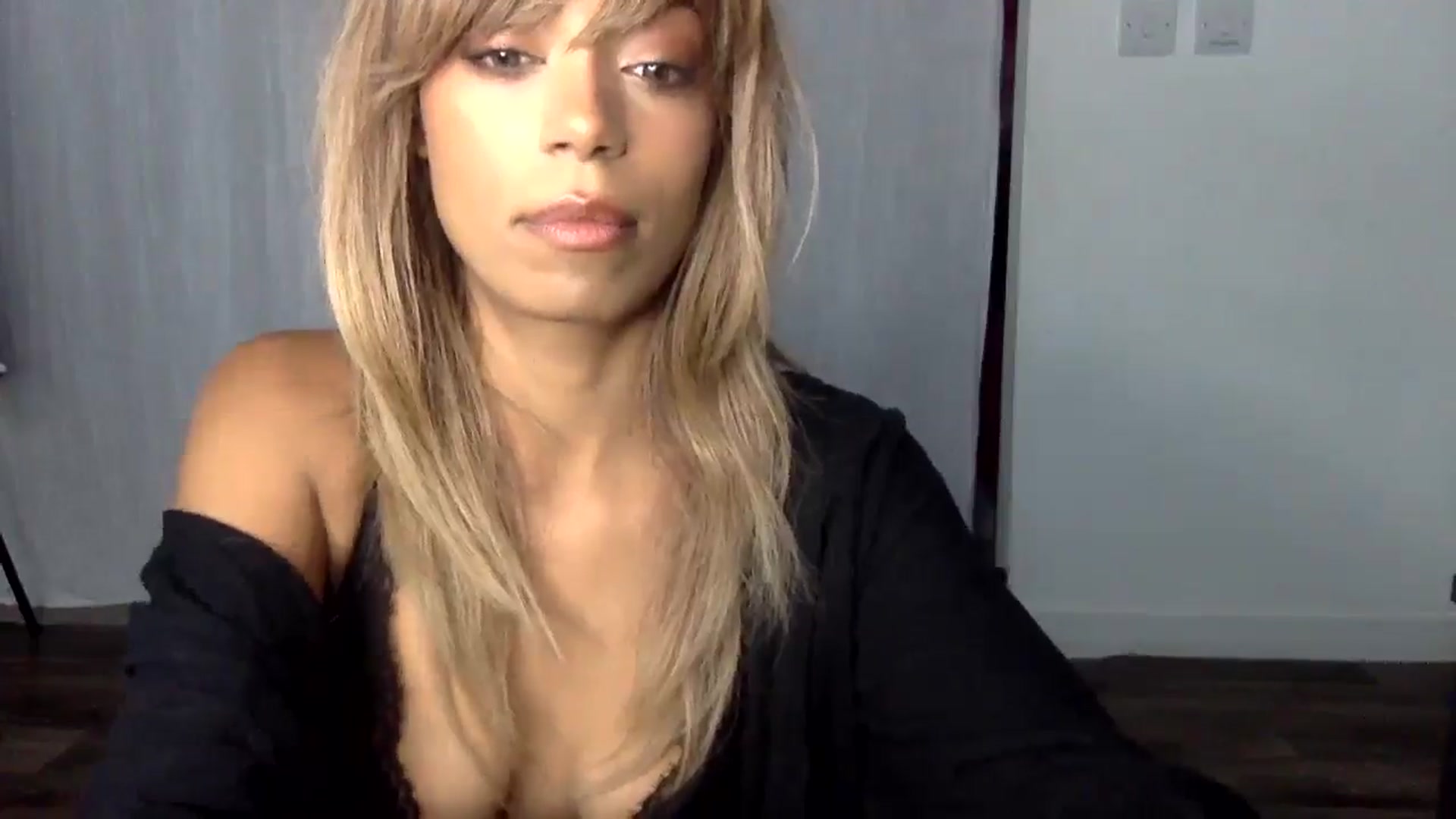 Gallery image thumbnail from MissLuna222's myfreecams stream on, 12/17/2024, 12:45 image 19 of 20