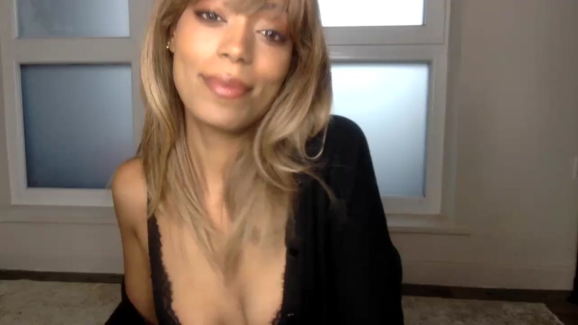 Gallery image thumbnail from MissLuna222's myfreecams stream on, 02/11/2025, 13:32 image 11 of 20