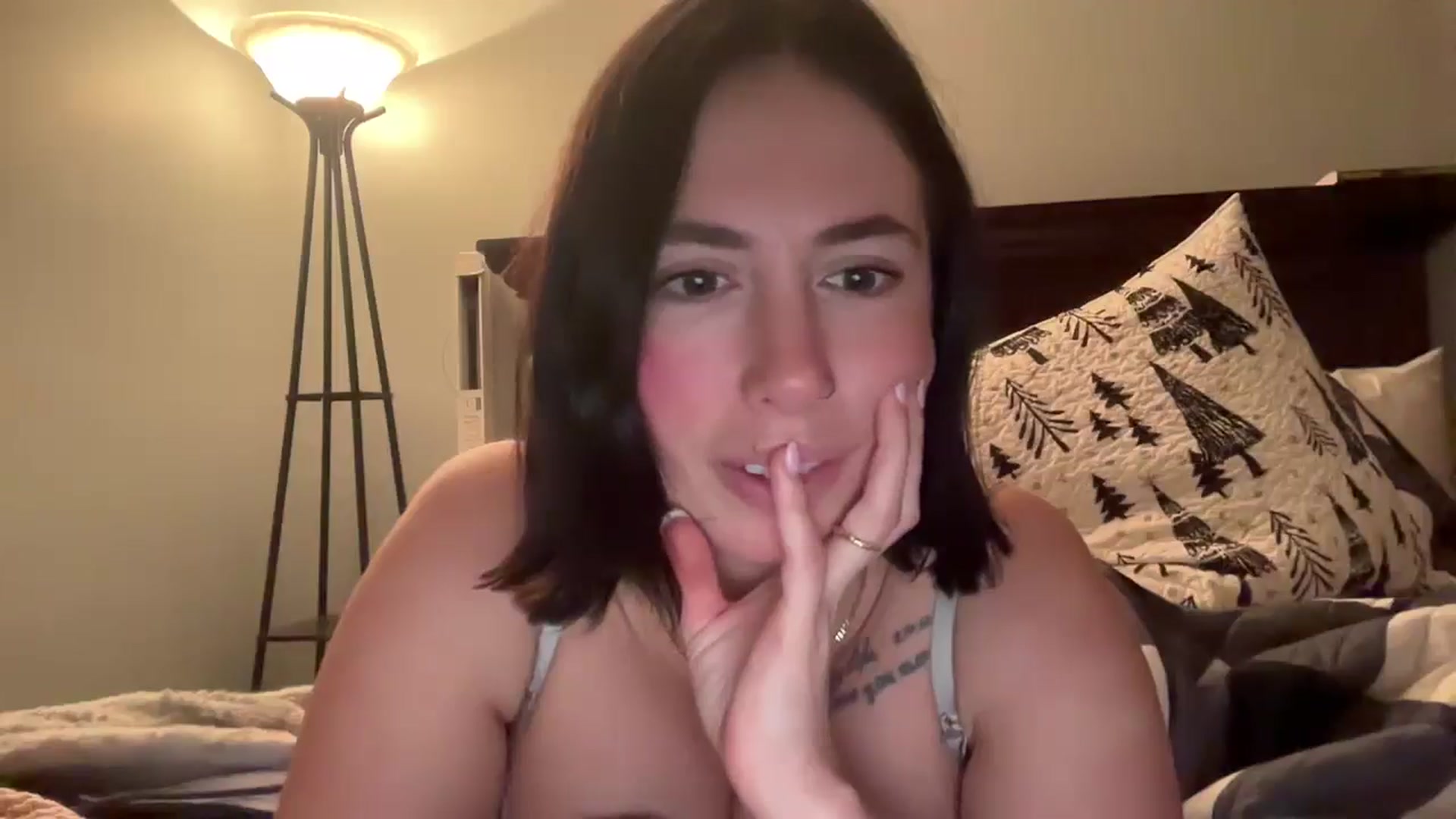Gallery image thumbnail from MissLunaLeigh's myfreecams stream on, 01/18/2026, 07:44 image 18 of 20