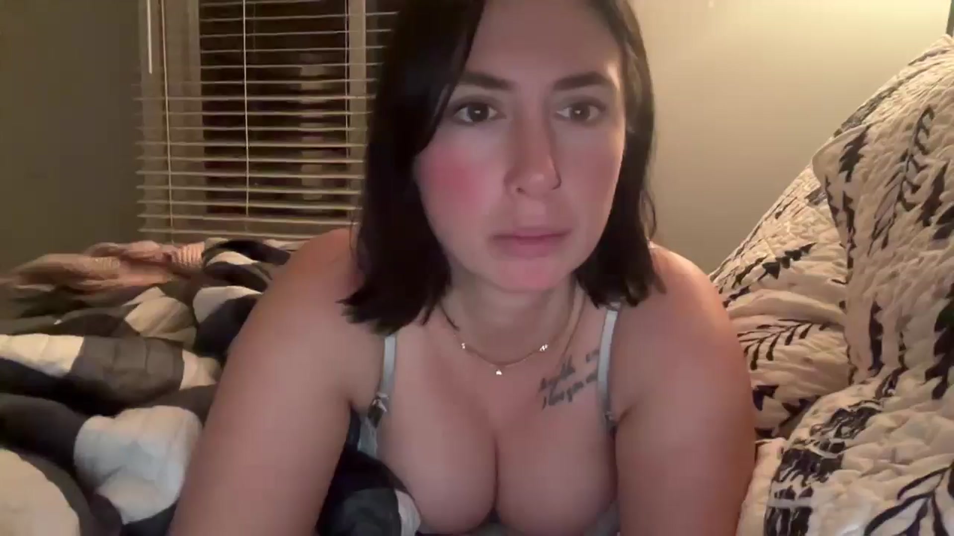 Gallery image thumbnail from MissLunaLeigh's myfreecams stream on, 01/18/2026, 07:44 image 8 of 20
