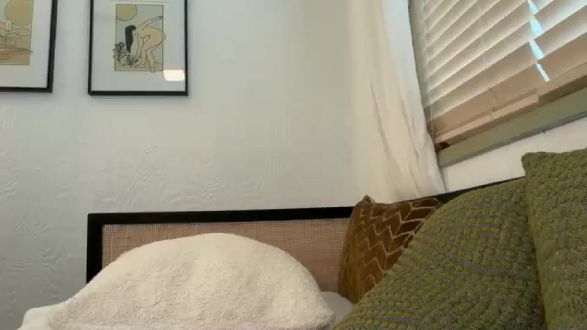 Gallery image thumbnail from MissLune's myfreecams stream on, 06/15/2025, 24:01 image 20 of 20