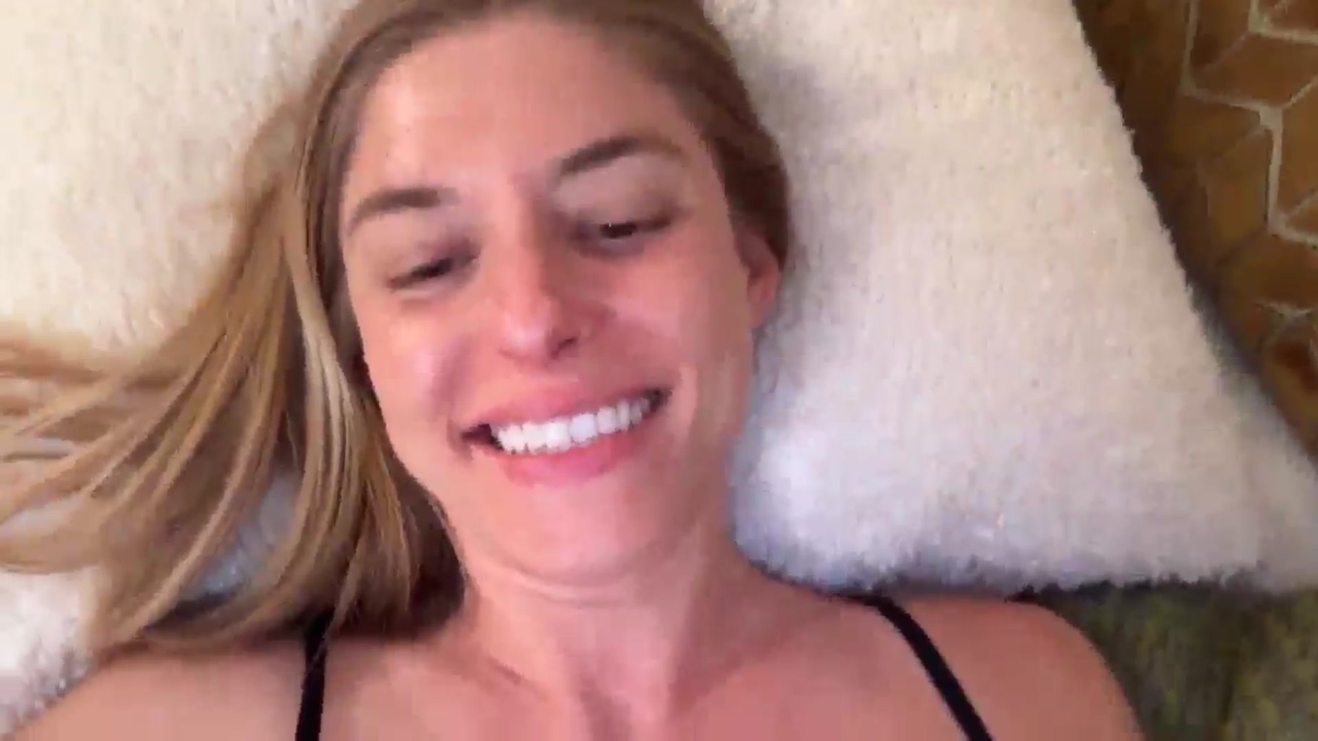 Gallery image thumbnail from MissLune's myfreecams stream on, 06/18/2025, 03:27 image 14 of 20