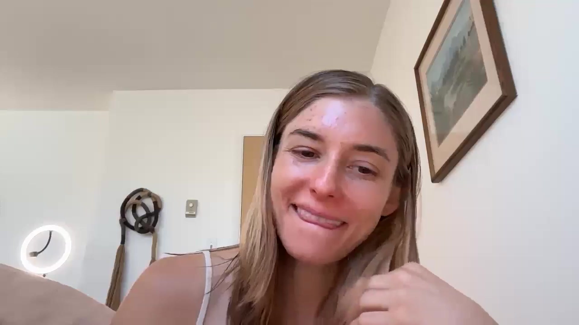 Gallery image thumbnail from MissLune's myfreecams stream on, 06/18/2025, 20:38 image 18 of 20