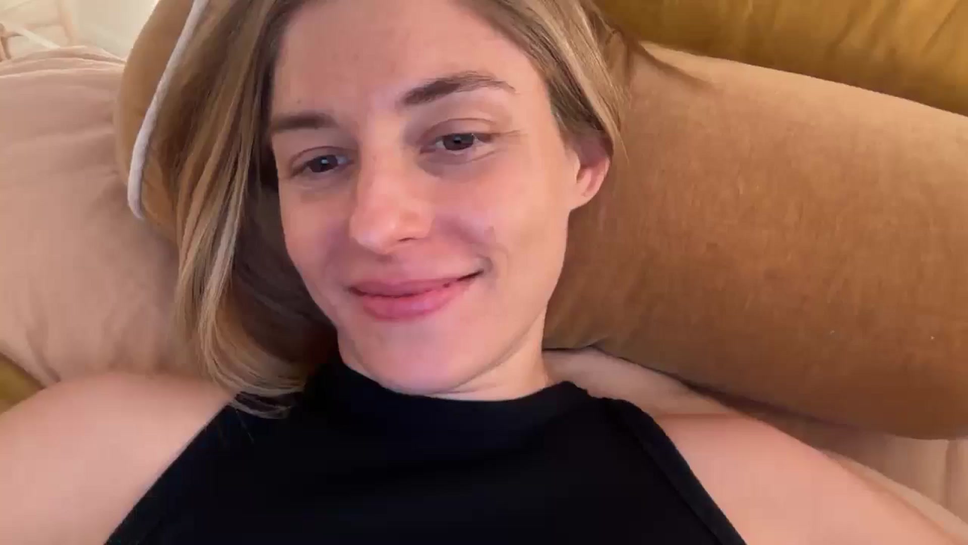 Gallery image thumbnail from MissLune's myfreecams stream on, 06/22/2025, 02:36 image 18 of 20