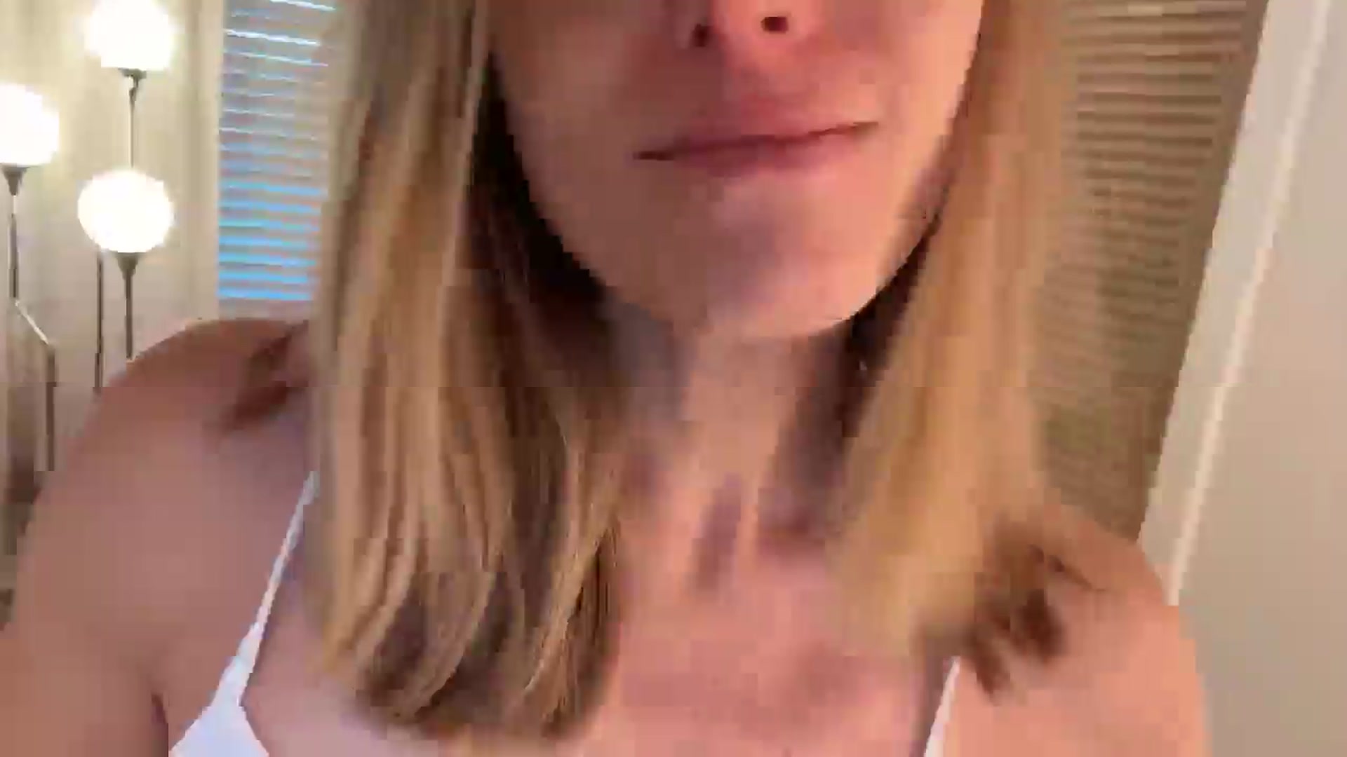 Gallery image thumbnail from MissLune's myfreecams stream on, 06/25/2025, 02:46 image 14 of 20