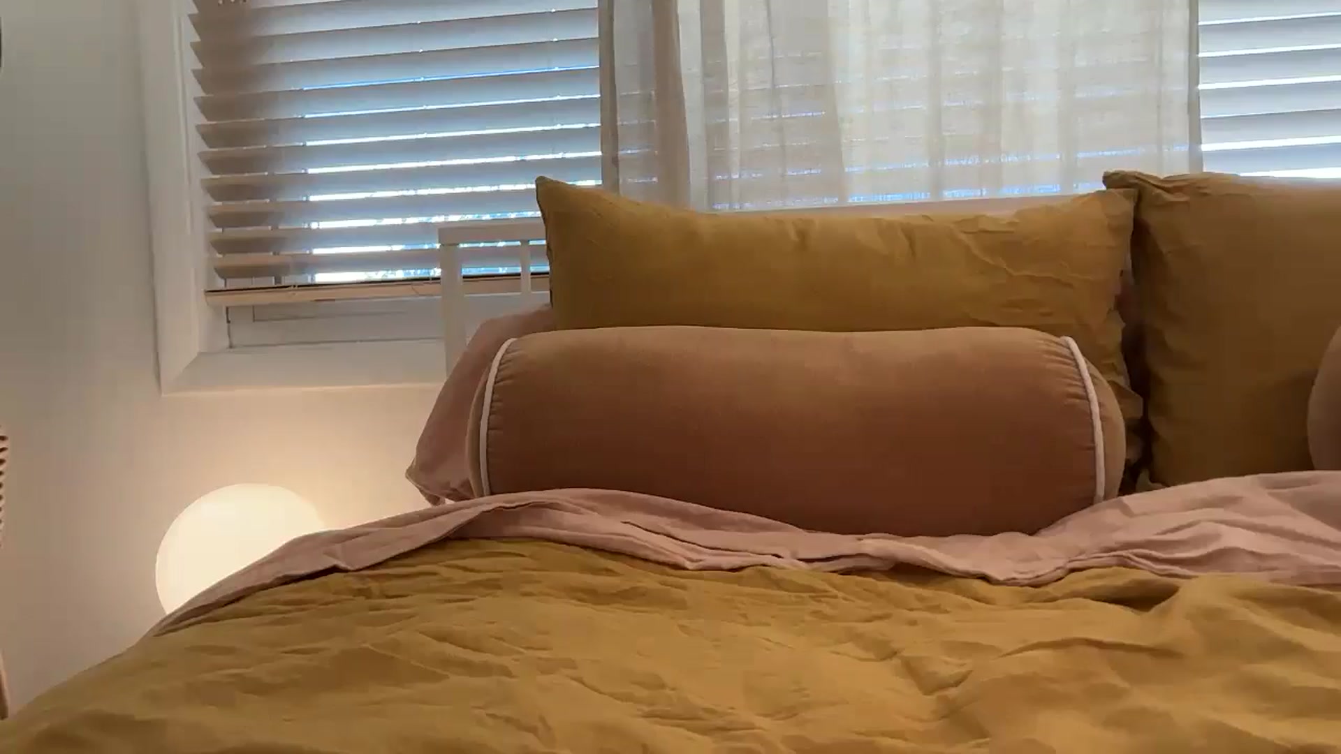 Gallery image thumbnail from MissLune's myfreecams stream on, 07/11/2025, 19:00 image 19 of 20