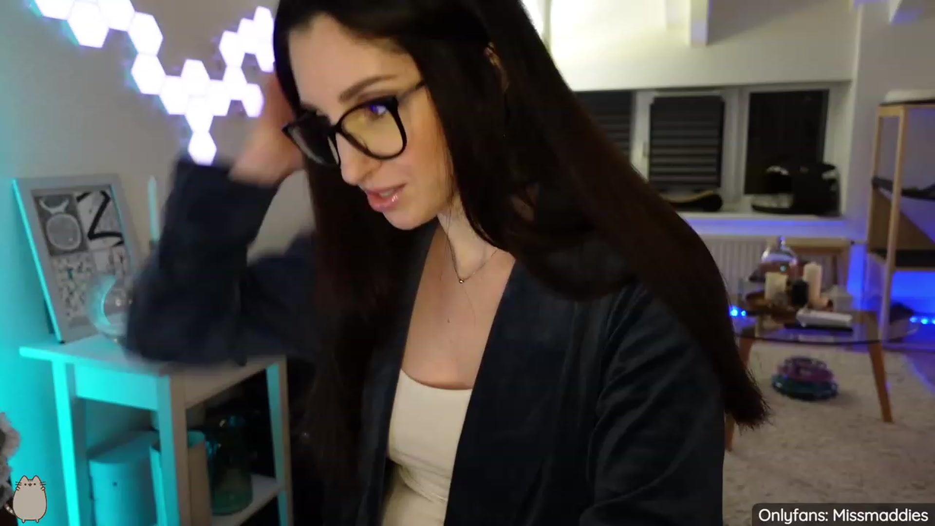 Gallery image thumbnail from MissMaddies's myfreecams stream on, 03/04/2023, 03:26 image 1 of 20