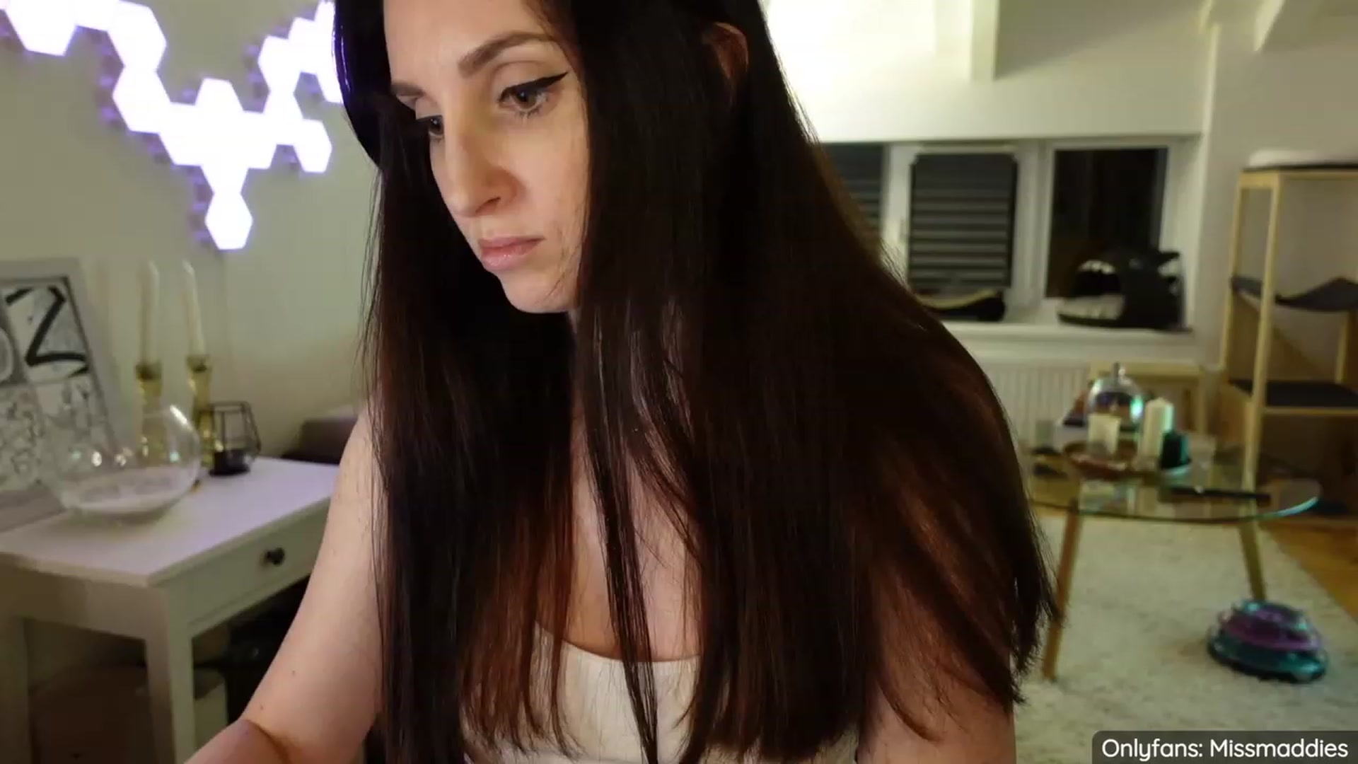 Gallery image thumbnail from MissMaddies's myfreecams stream on, 03/09/2023, 23:30 image 18 of 20