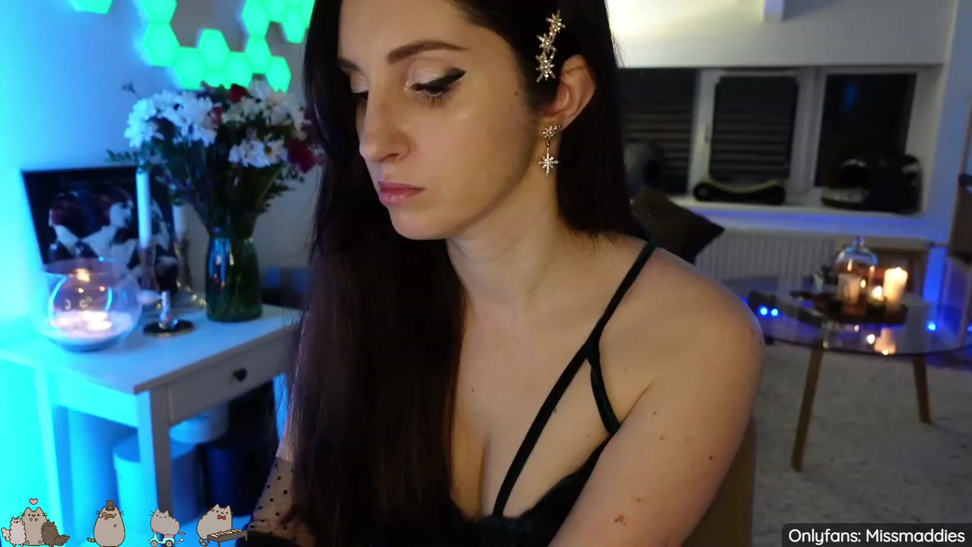 Gallery image thumbnail from MissMaddies's myfreecams stream on, 03/16/2023, 01:40 image 16 of 20