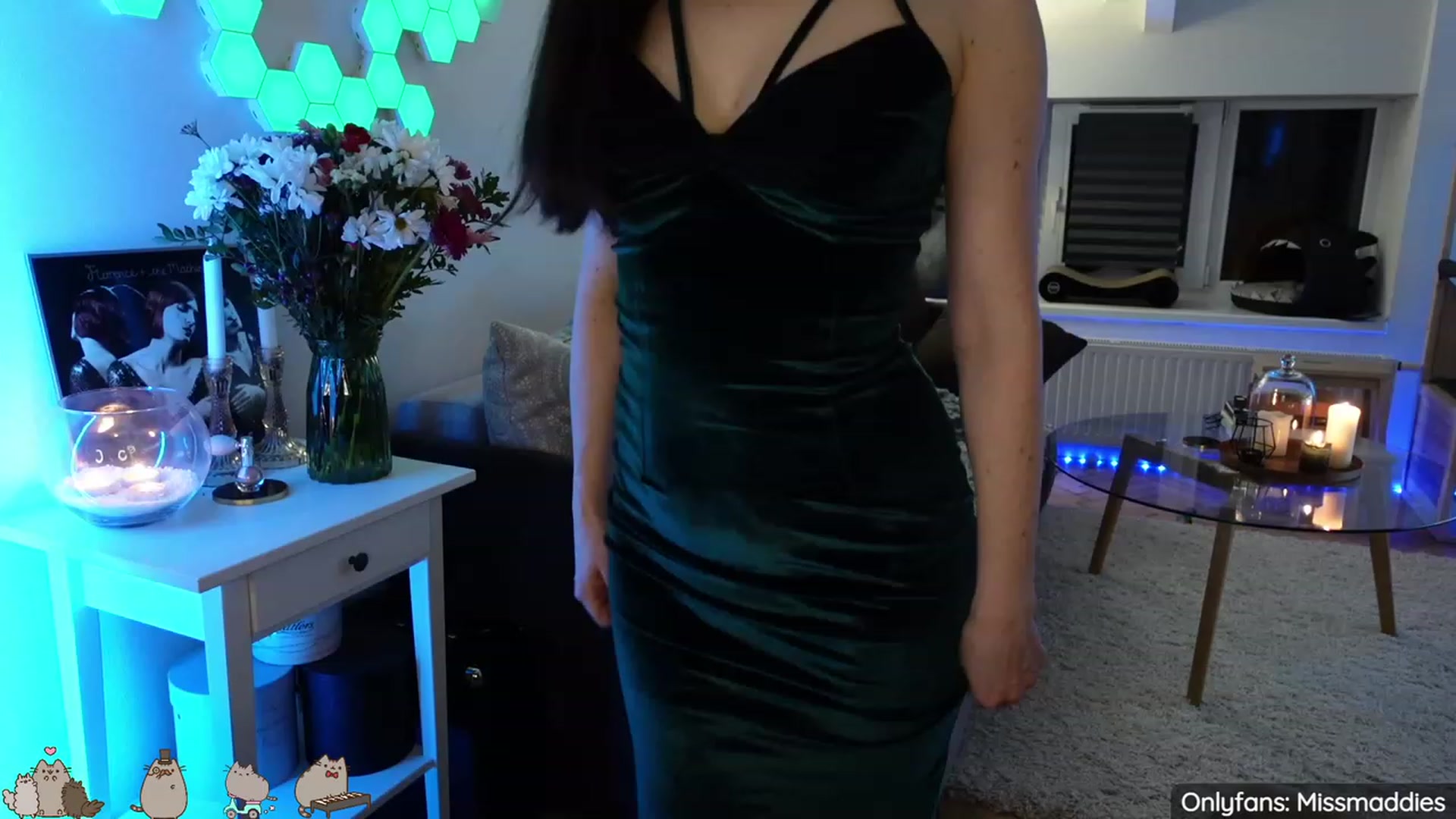 Gallery image thumbnail from MissMaddies's myfreecams stream on, 03/16/2023, 01:40 image 9 of 20
