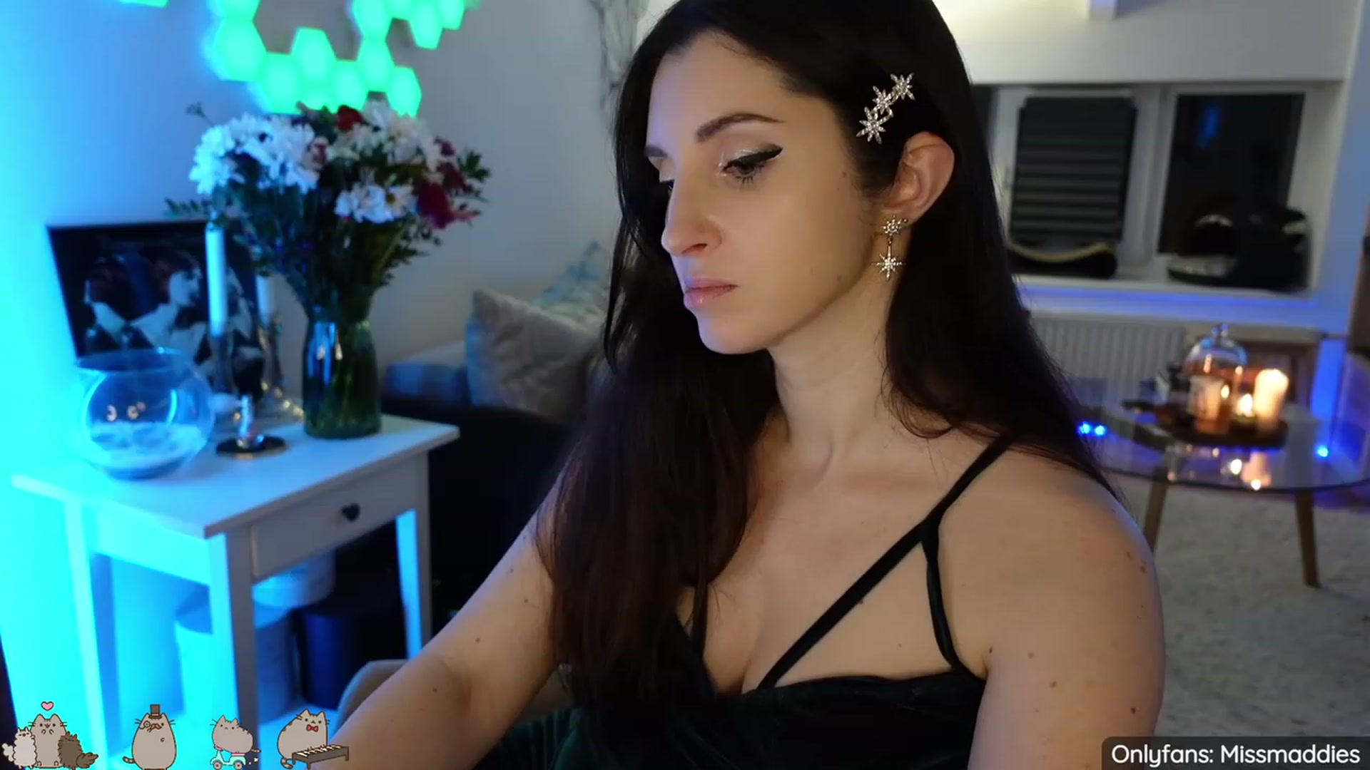 Gallery image thumbnail from MissMaddies's myfreecams stream on, 03/16/2023, 04:30 image 13 of 20