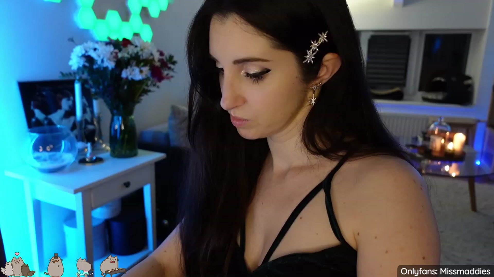 Gallery image thumbnail from MissMaddies's myfreecams stream on, 03/16/2023, 04:30 image 15 of 20