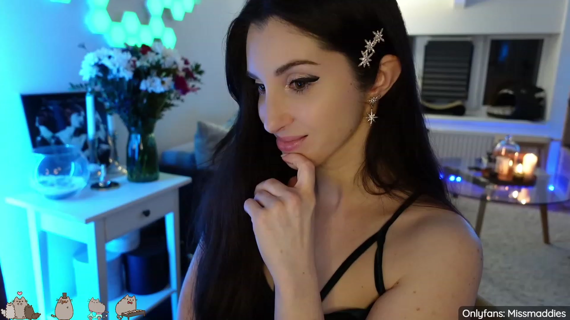 Gallery image thumbnail from MissMaddies's myfreecams stream on, 03/16/2023, 04:30 image 17 of 20