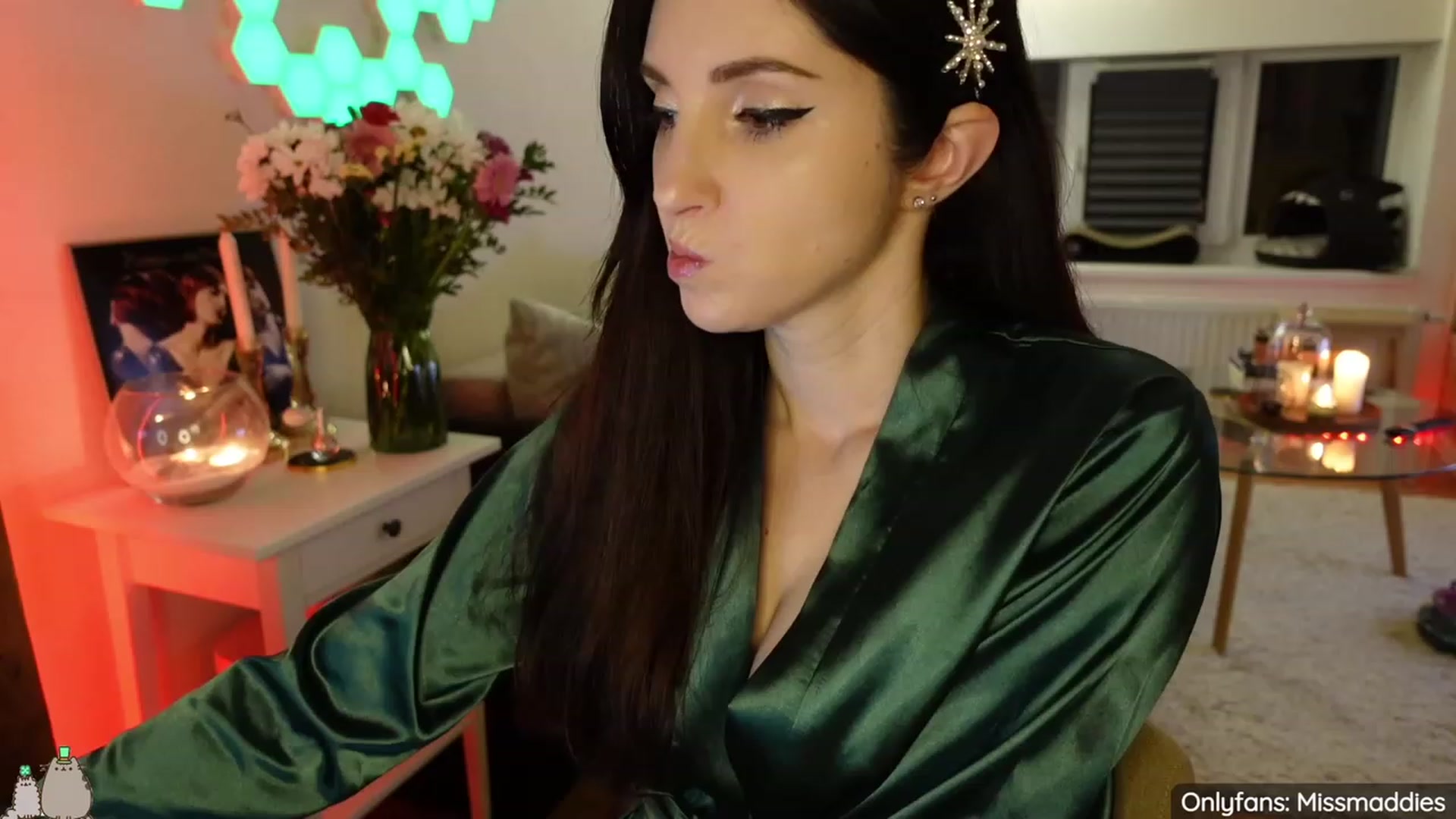 Gallery image thumbnail from MissMaddies's myfreecams stream on, 03/18/2023, 01:21 image 17 of 20