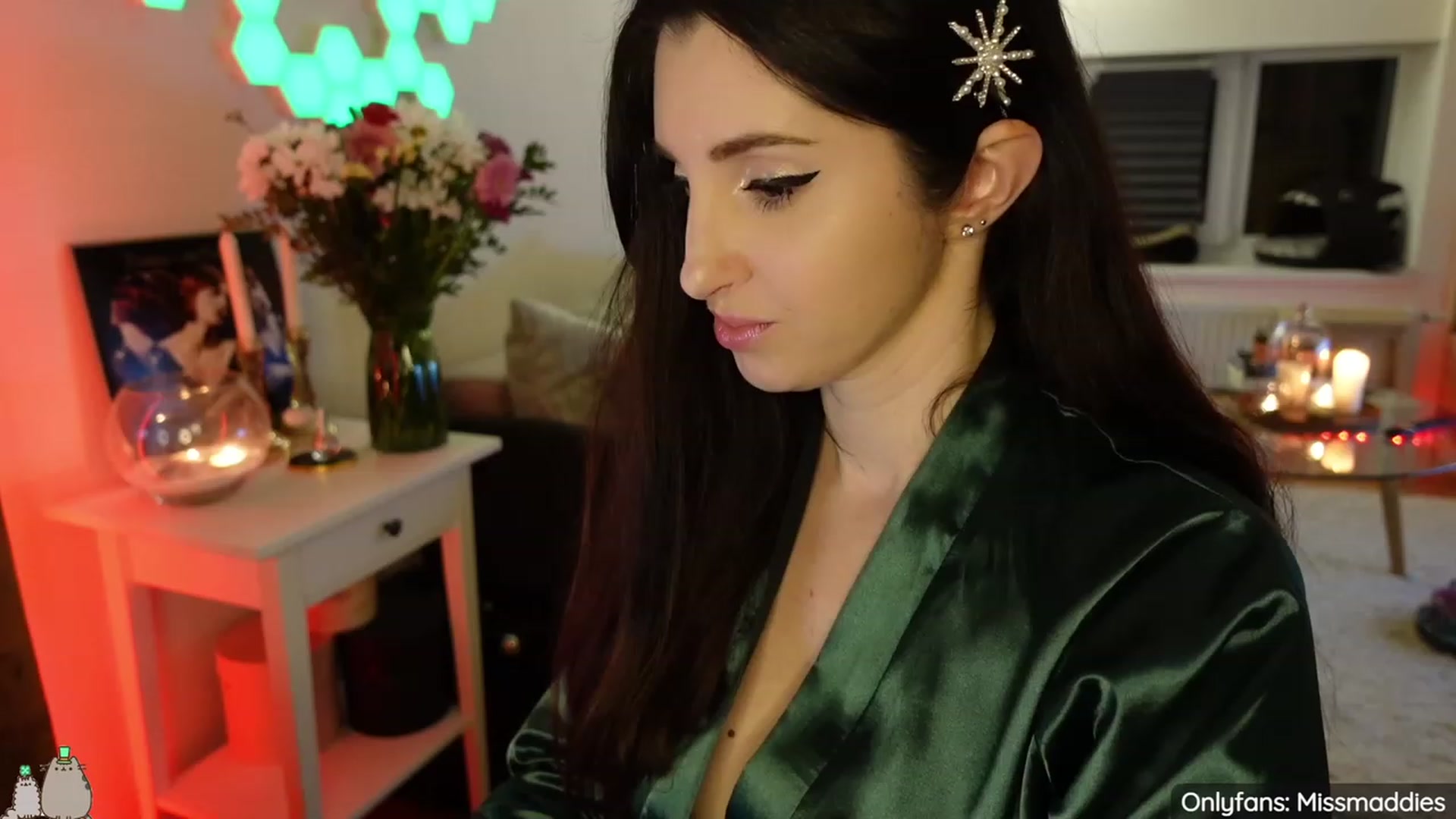 Gallery image thumbnail from MissMaddies's myfreecams stream on, 03/18/2023, 01:21 image 5 of 20