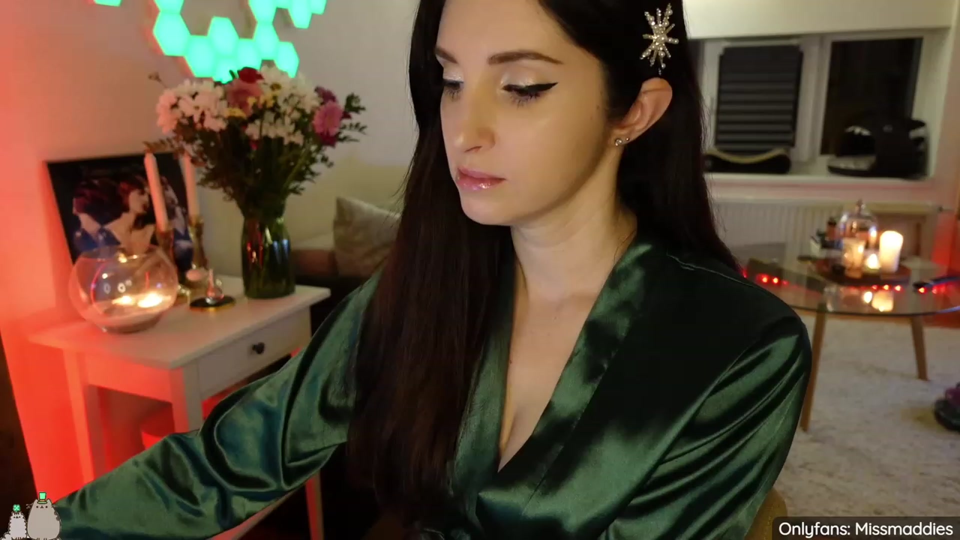 Gallery image thumbnail from MissMaddies's myfreecams stream on, 03/18/2023, 01:21 image 18 of 20