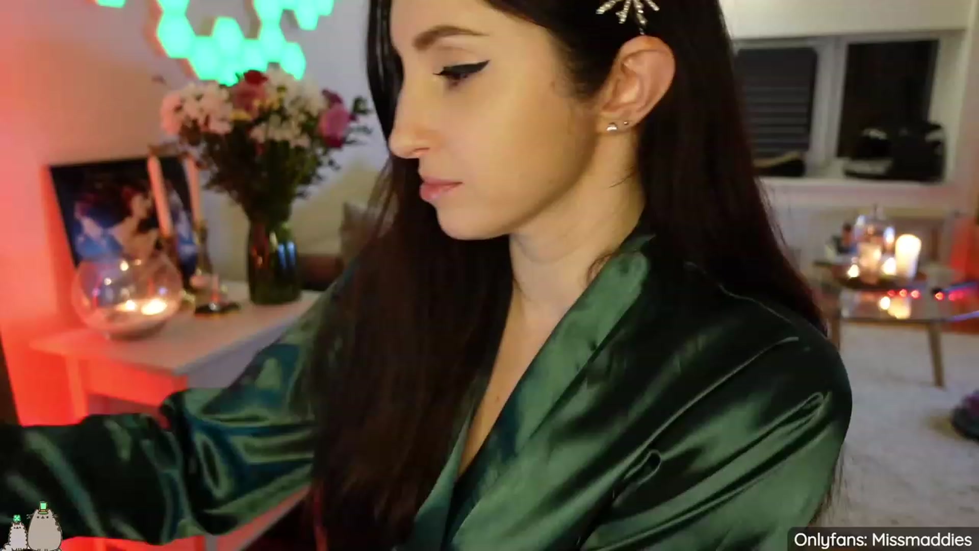Gallery image thumbnail from MissMaddies's myfreecams stream on, 03/18/2023, 01:21 image 8 of 20
