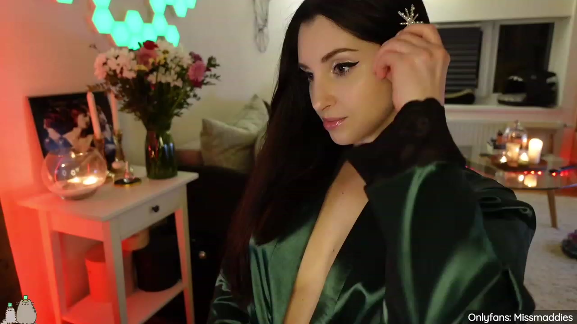 Gallery image thumbnail from MissMaddies's myfreecams stream on, 03/18/2023, 01:21 image 9 of 20