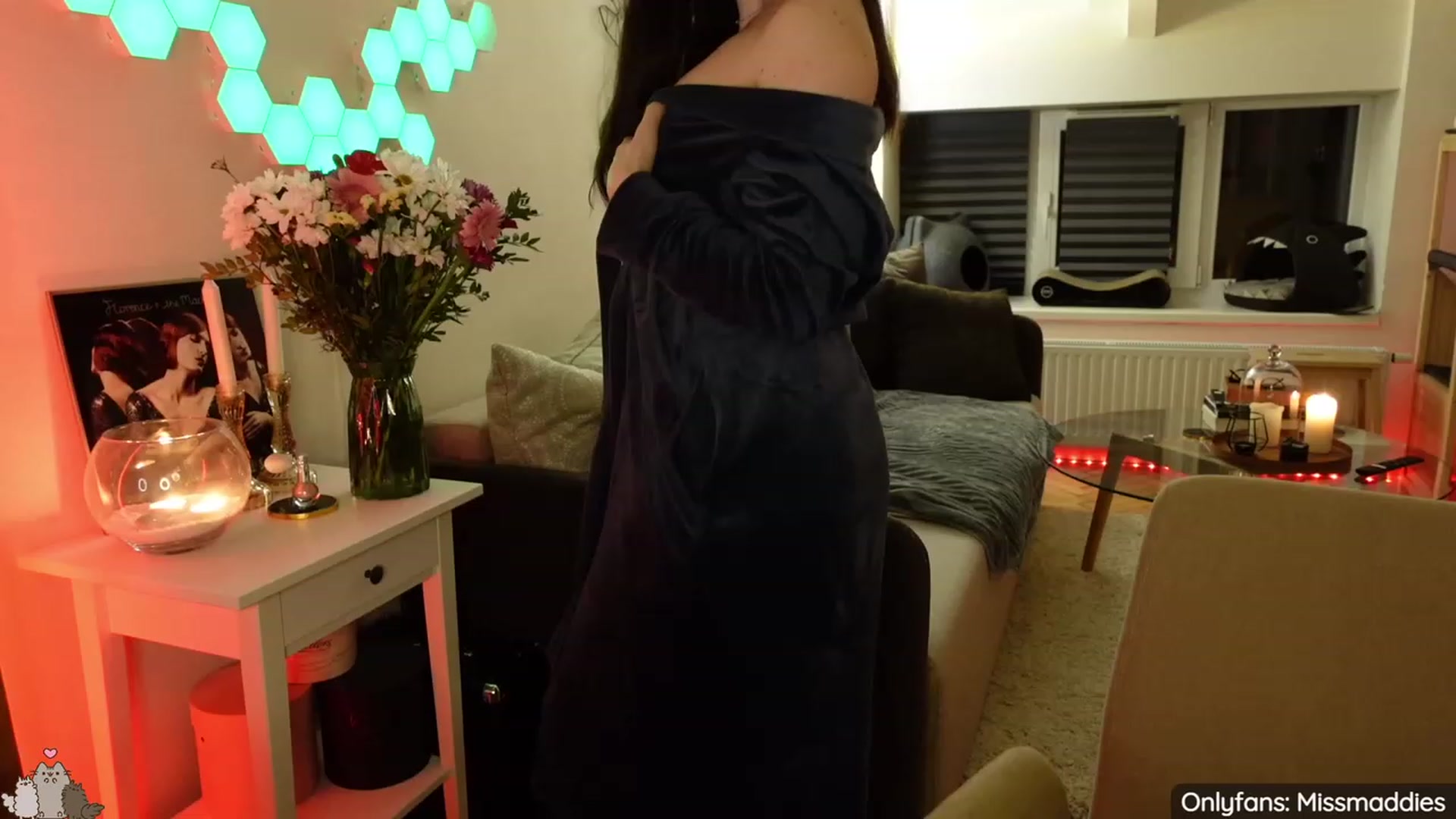 Gallery image thumbnail from MissMaddies's myfreecams stream on, 03/18/2023, 03:17 image 2 of 20