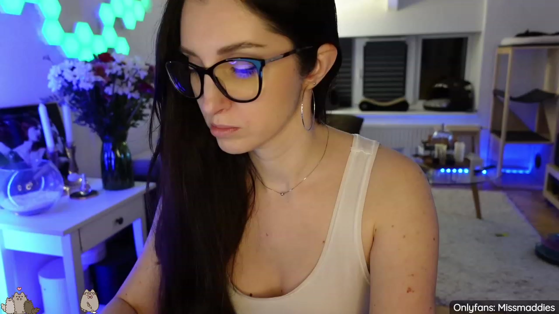 Gallery image thumbnail from MissMaddies's myfreecams stream on, 03/19/2023, 03:16 image 8 of 20