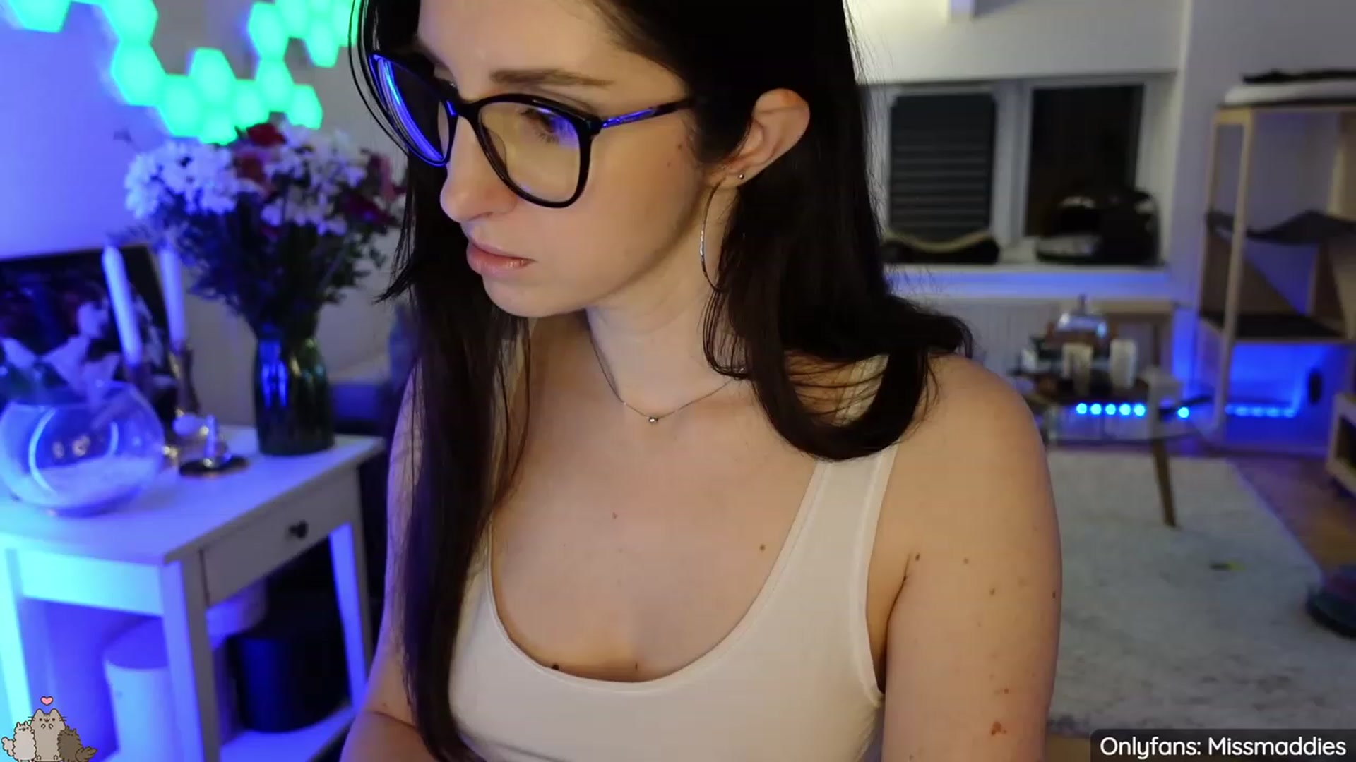 Gallery image thumbnail from MissMaddies's myfreecams stream on, 03/19/2023, 03:16 image 1 of 20