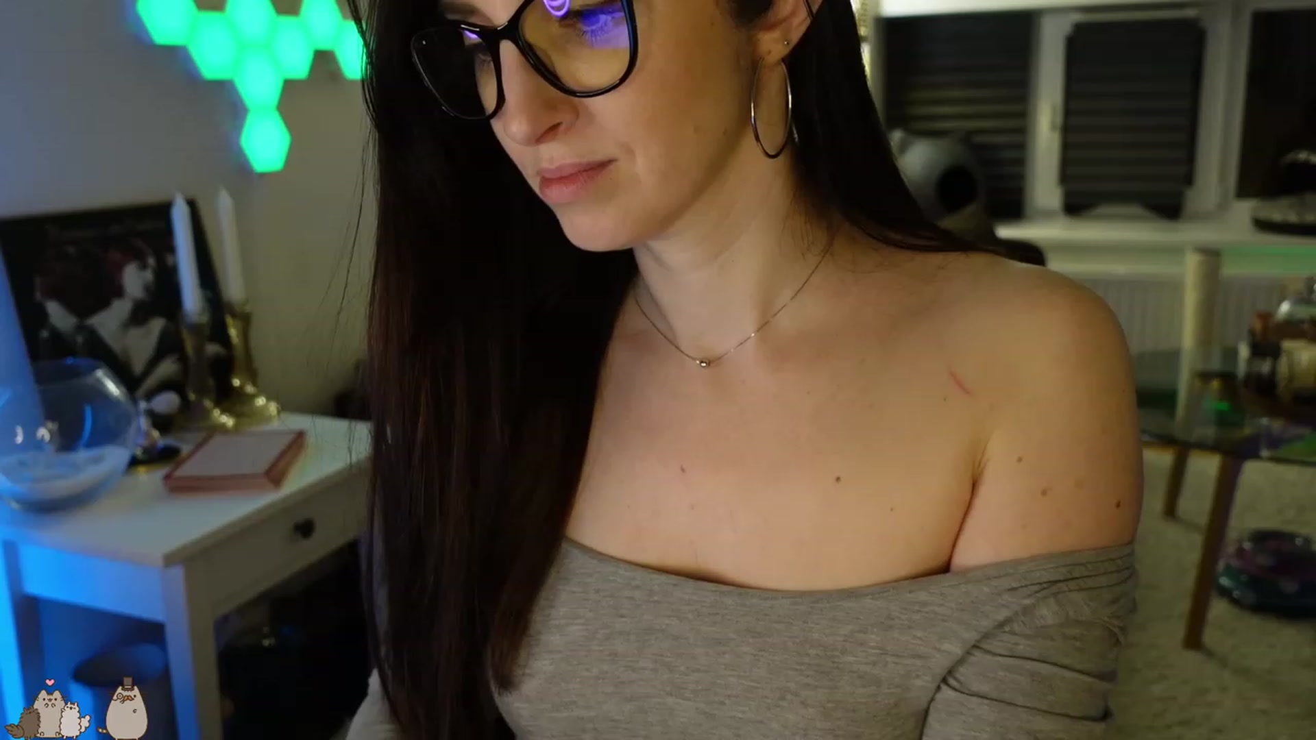 Gallery image thumbnail from MissMaddies's myfreecams stream on, 03/28/2023, 03:27 image 13 of 20