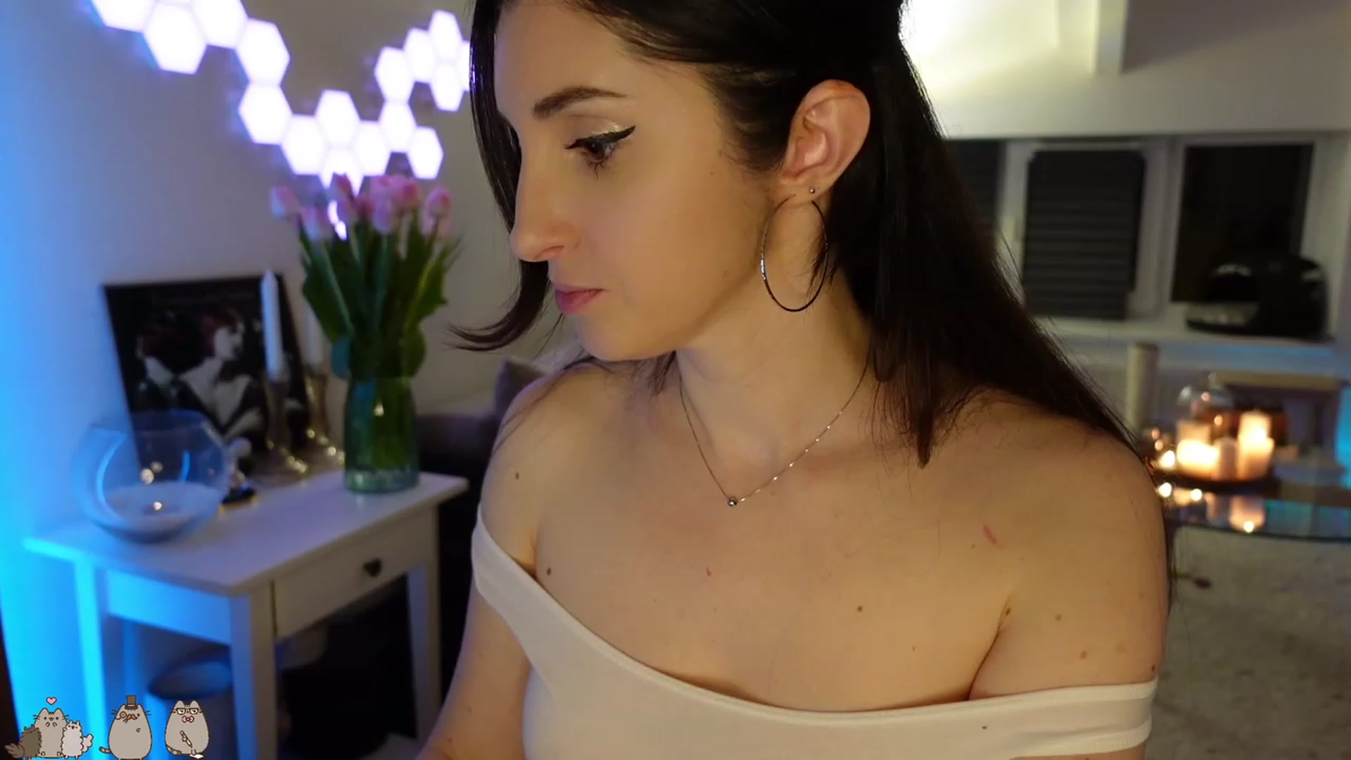 Gallery image thumbnail from MissMaddies's myfreecams stream on, 04/01/2023, 01:05 image 10 of 20