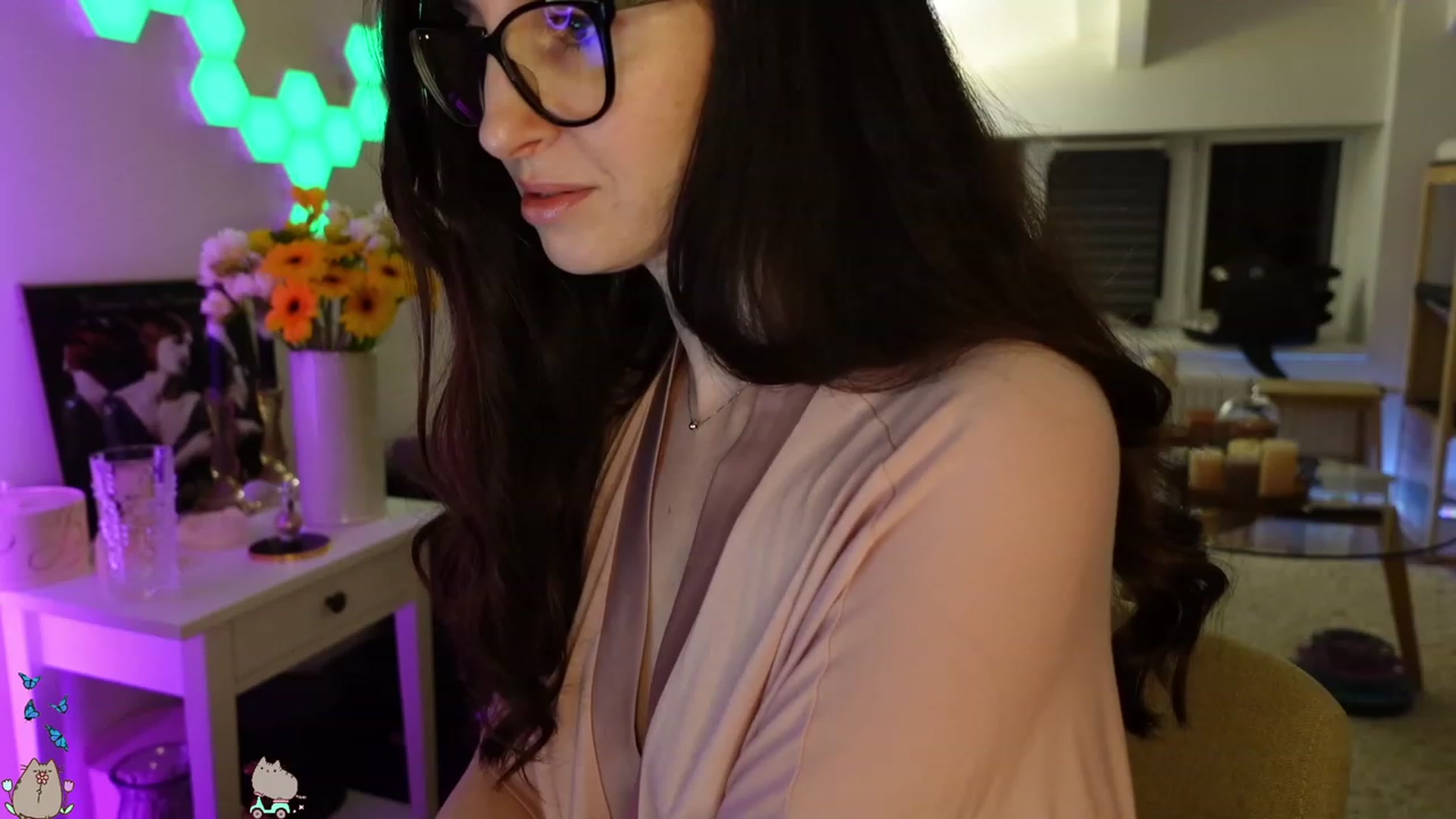 Gallery image thumbnail from MissMaddies's myfreecams stream on, 05/17/2023, 22:07 image 17 of 20