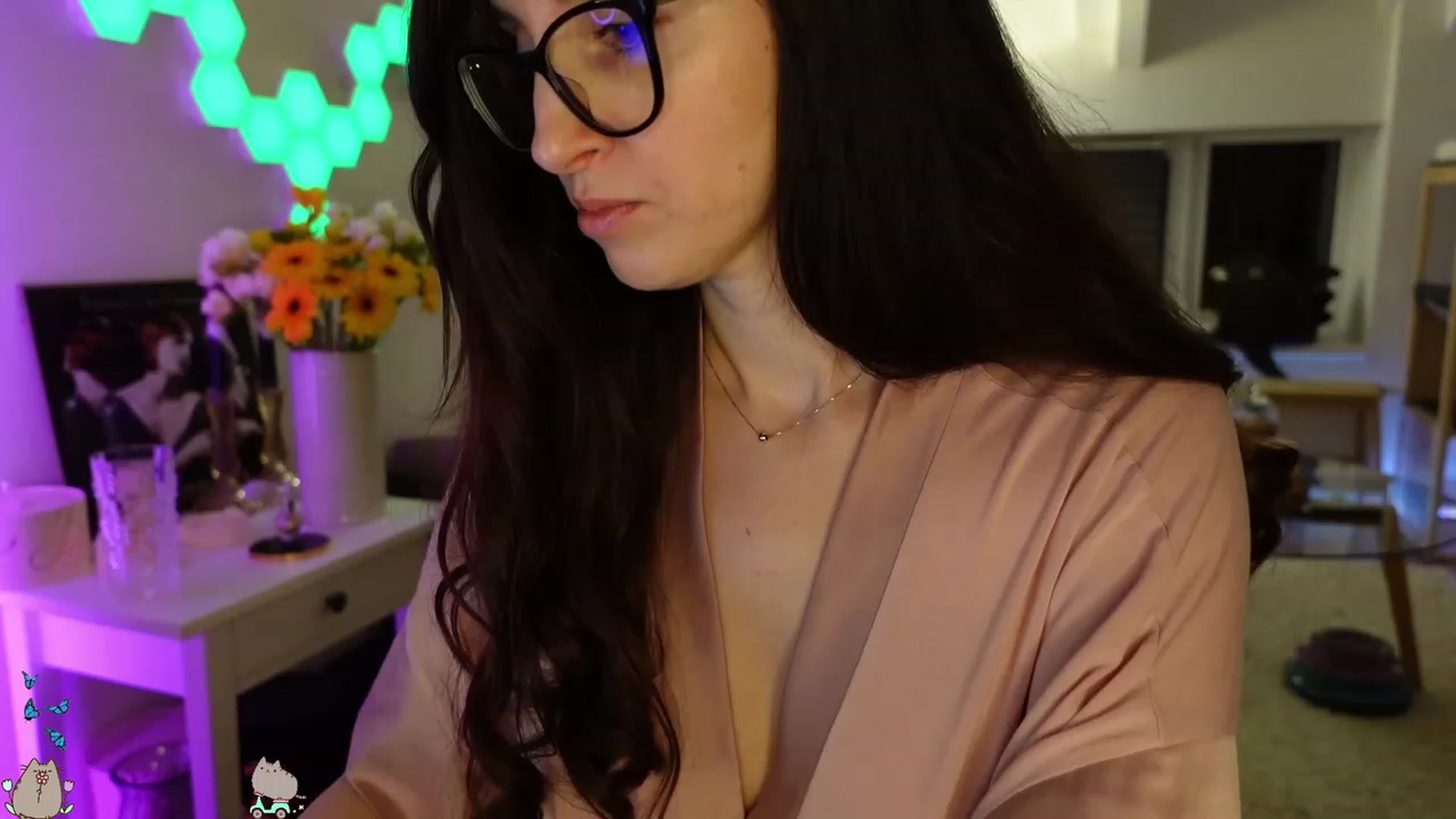Gallery image thumbnail from MissMaddies's myfreecams stream on, 05/17/2023, 22:07 image 19 of 20